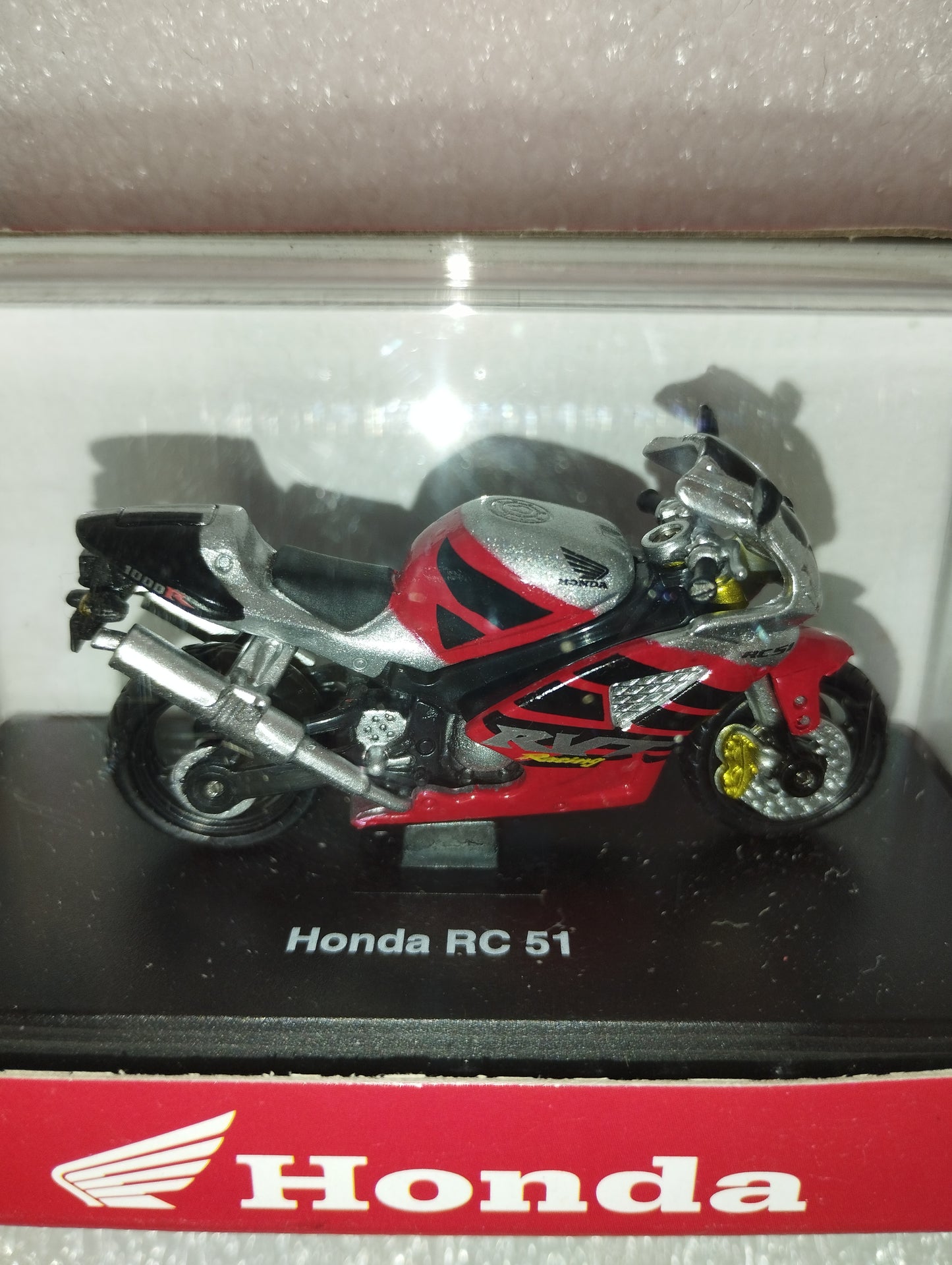 Honda RC 51 NewRay
Scala 1:32