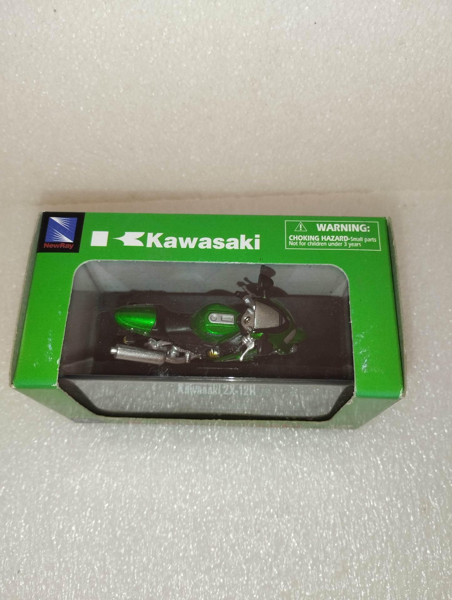 Kawasaki ZX-12R NewRay
Scala 1:32