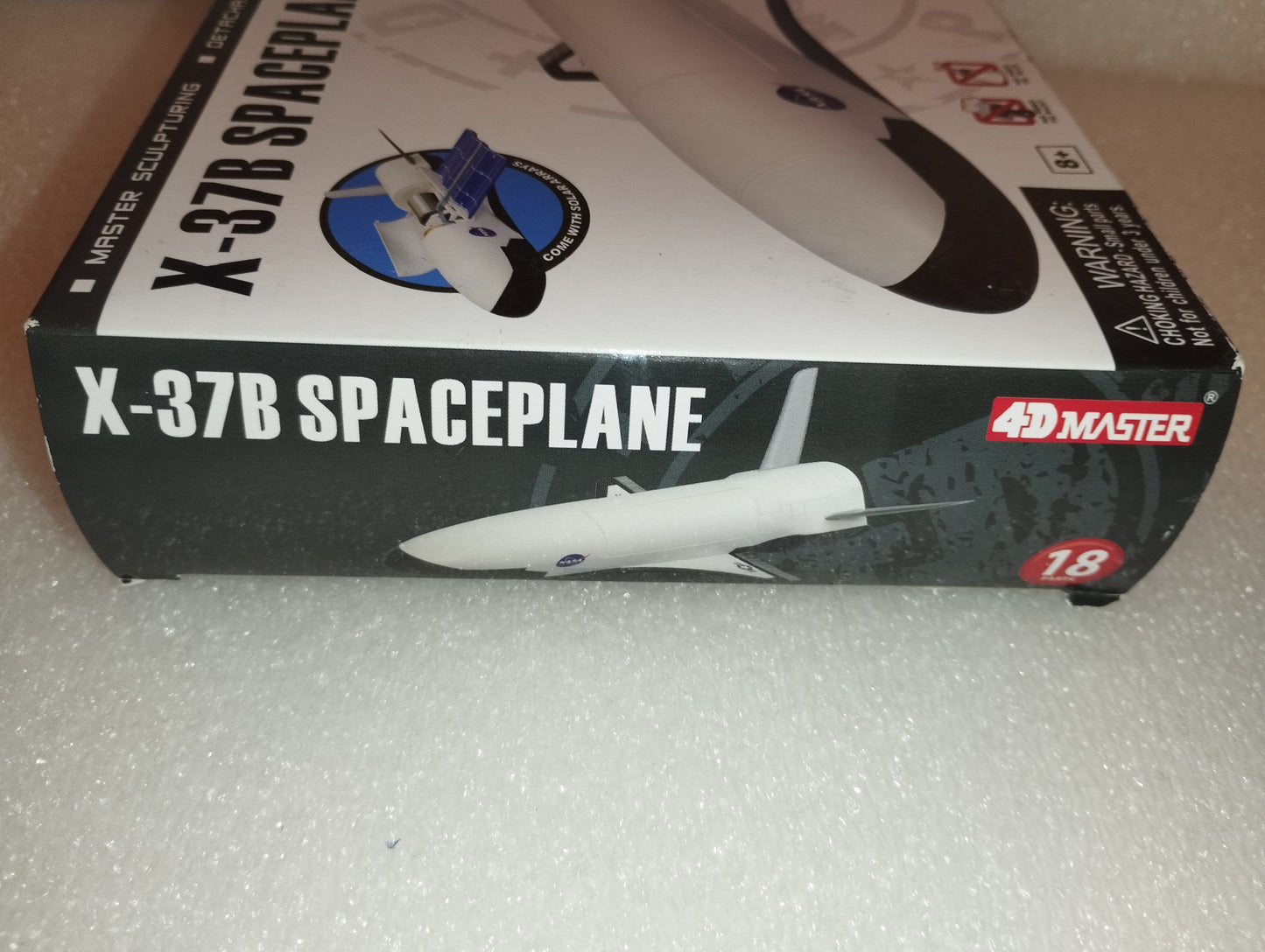 Modello X-37B Spaceplane 4D Puzzle Master Scala 1:50