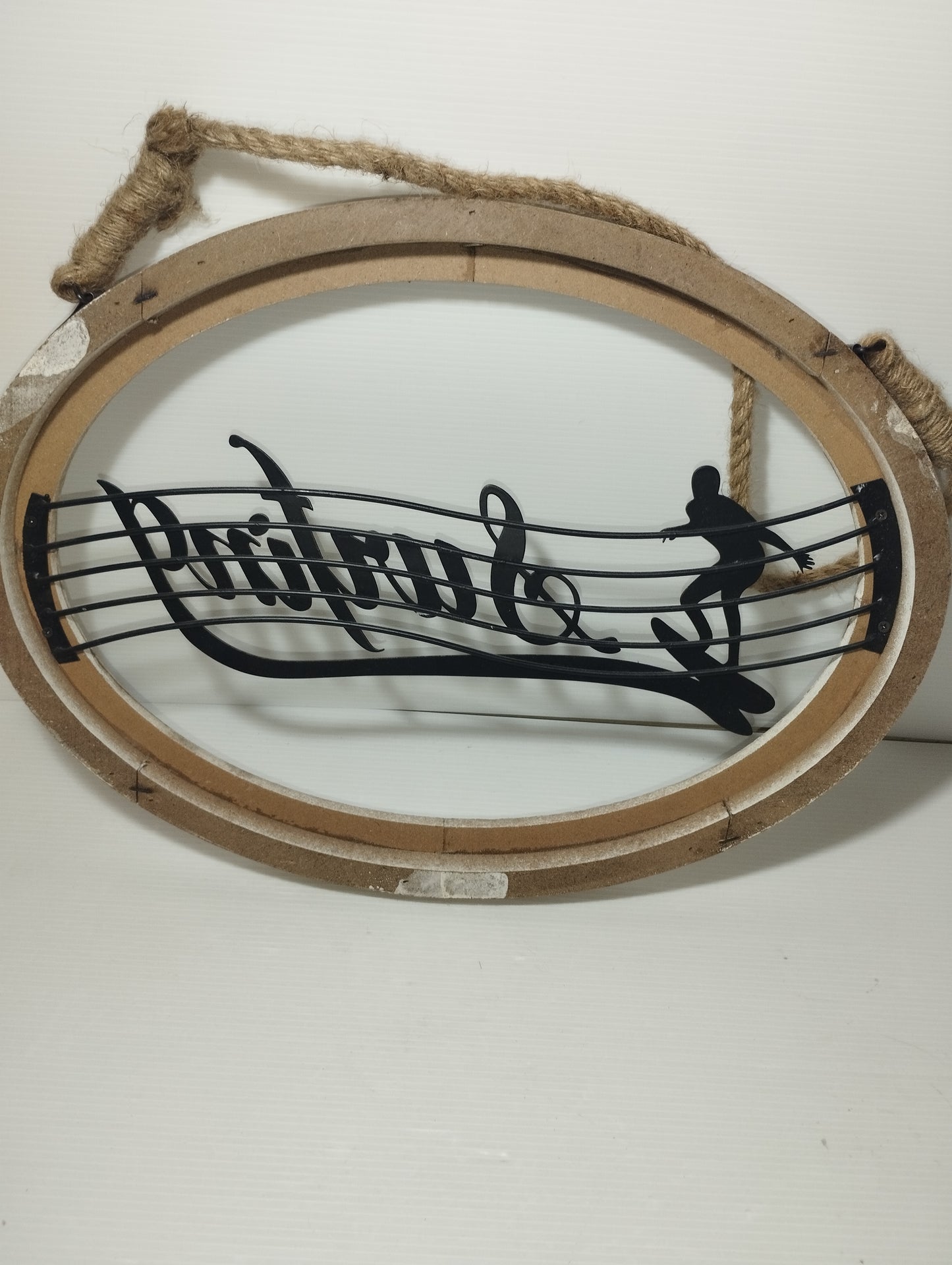 Insegna Surfing
In Legno ,Metallo e corda
Stile Retro
Dimensioni 40 x 29 cm circa