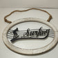 Insegna Surfing
In Legno ,Metallo e corda
Stile Retro
Dimensioni 40 x 29 cm circa