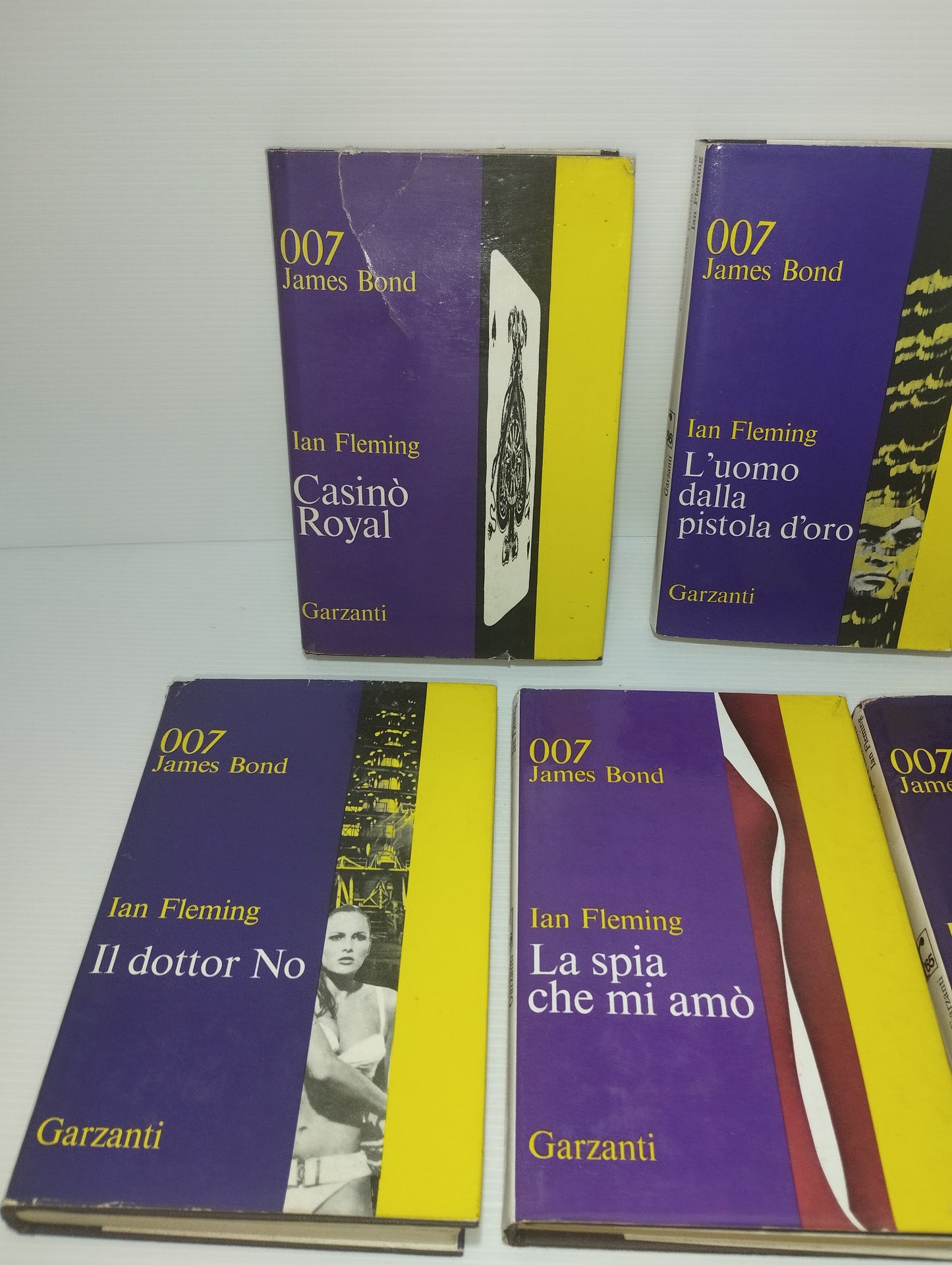 7 Romanzi 007 James Bond Ian Fleming Edito negli anni 60 da Garzanti
Copertina rigida