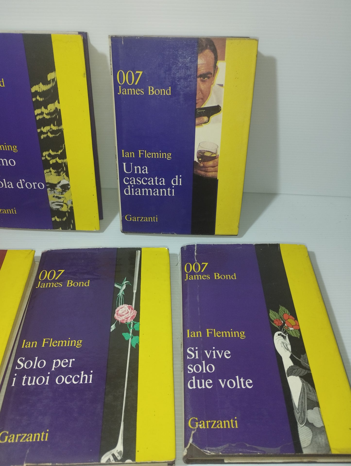 7 Romanzi 007 James Bond Ian Fleming Edito negli anni 60 da Garzanti
Copertina rigida