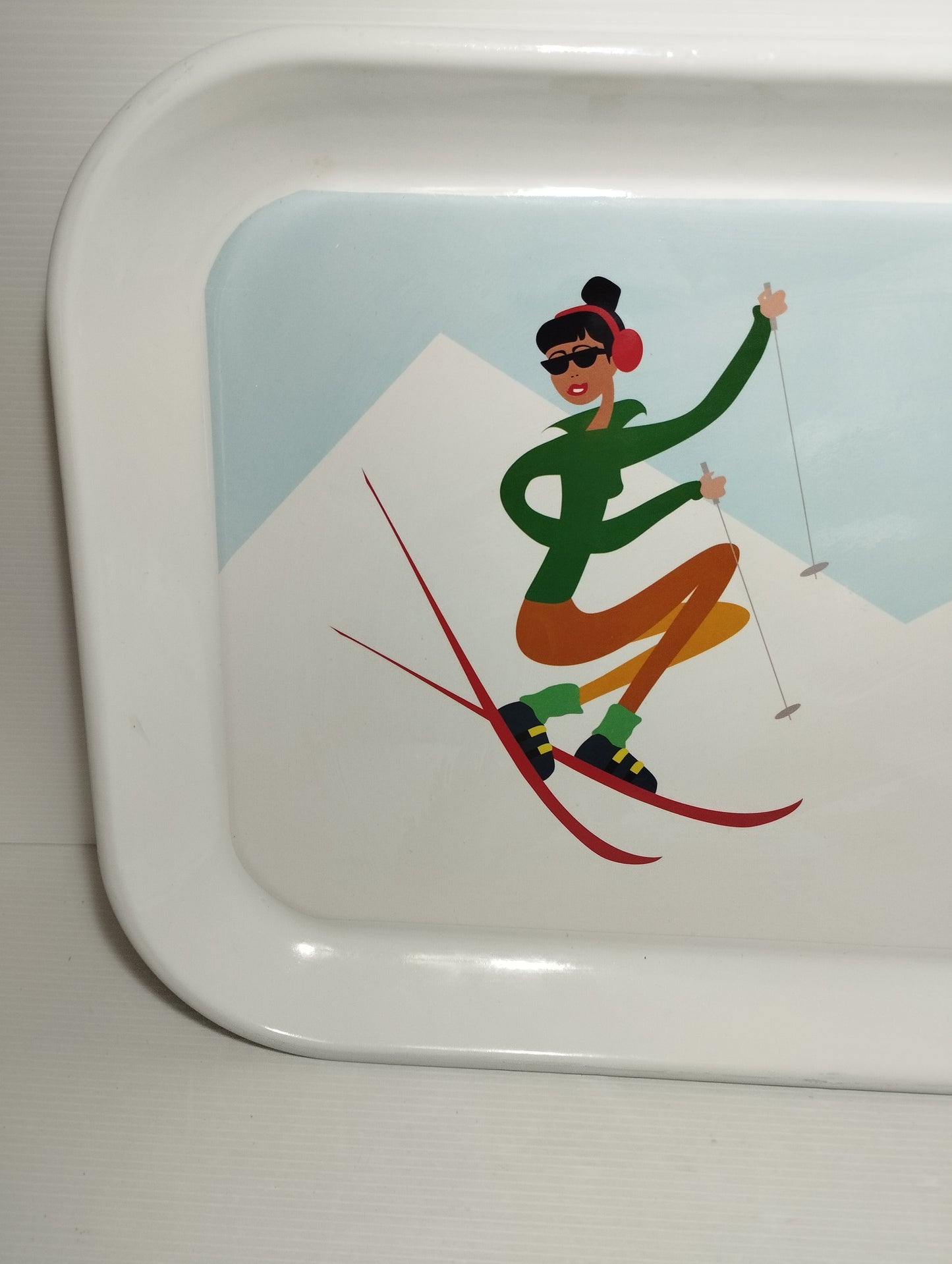 Vassoio Ski Fun C.Jaunez in Metallo Smaltato
Dimensioni 41 x 32 cm