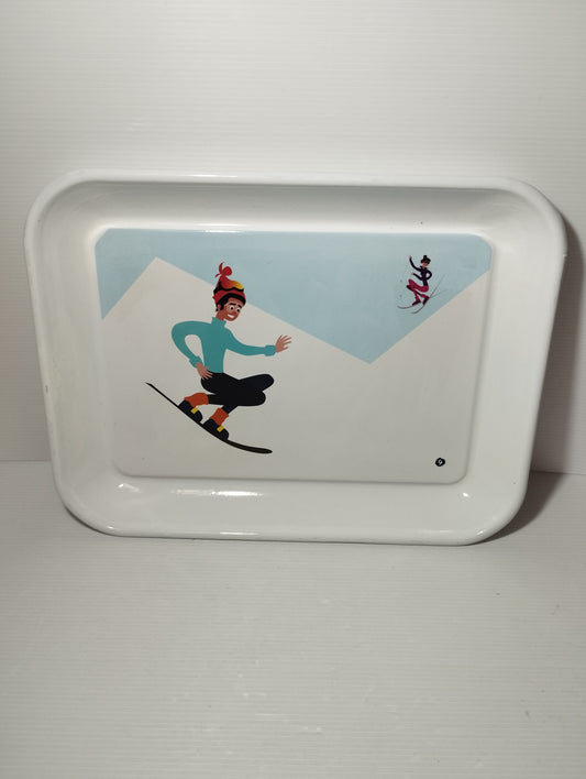 Vassoio Ski Fun C.Jaunez in Metallo Smaltato
Dimensioni 34 x 26 cm