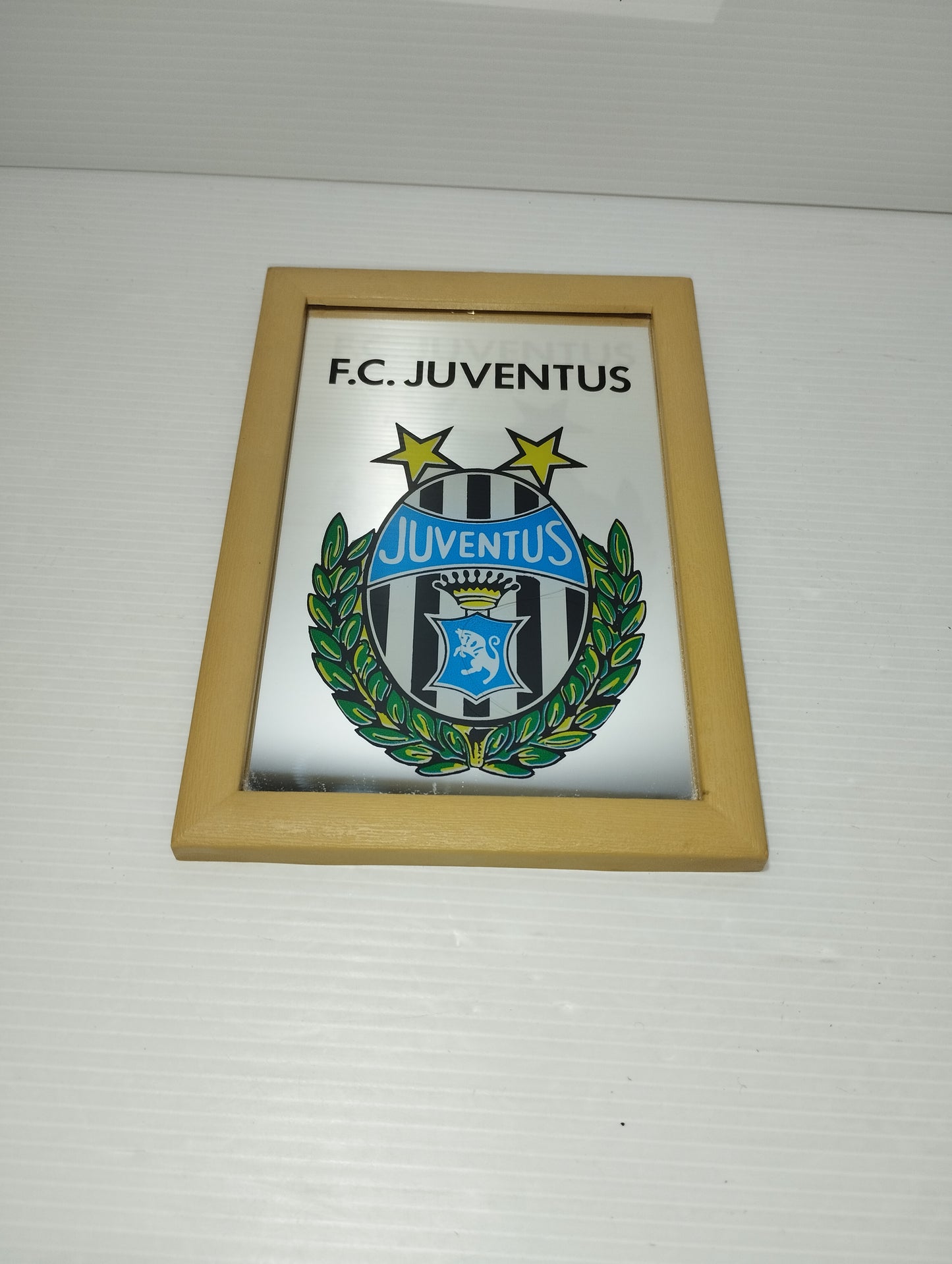 Specchio F.C.Juventus Vintage
Misure Specchio  17x12 Cm