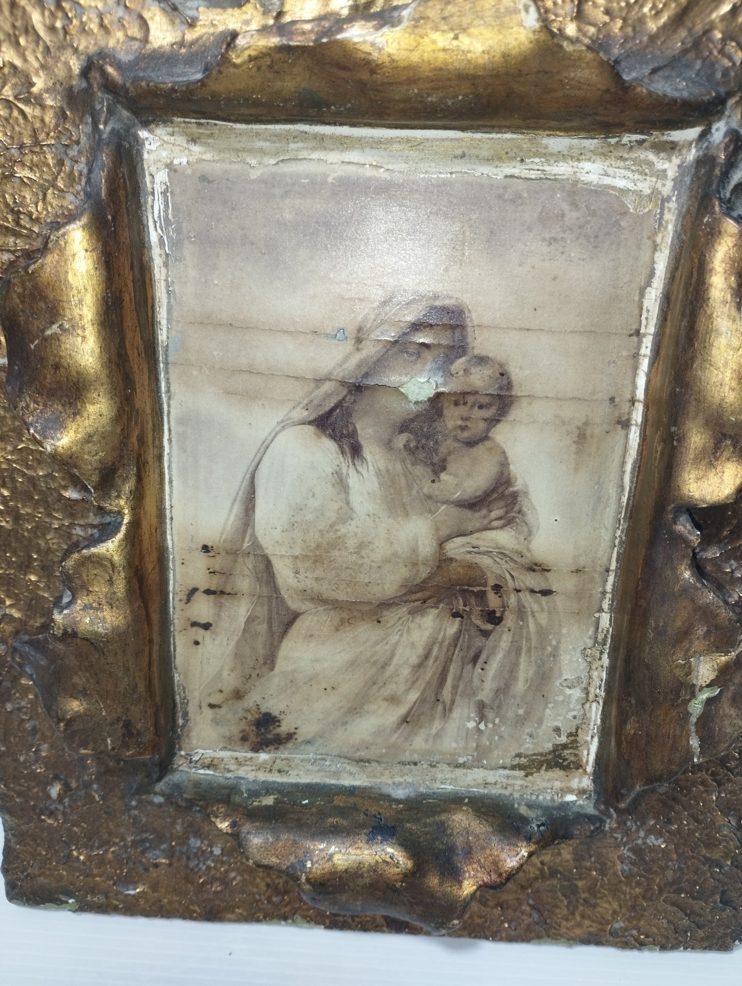 Madonna Con Bambino Antico Quadro
In legno e stucco
Dimensioni 27 x 21 cm circa