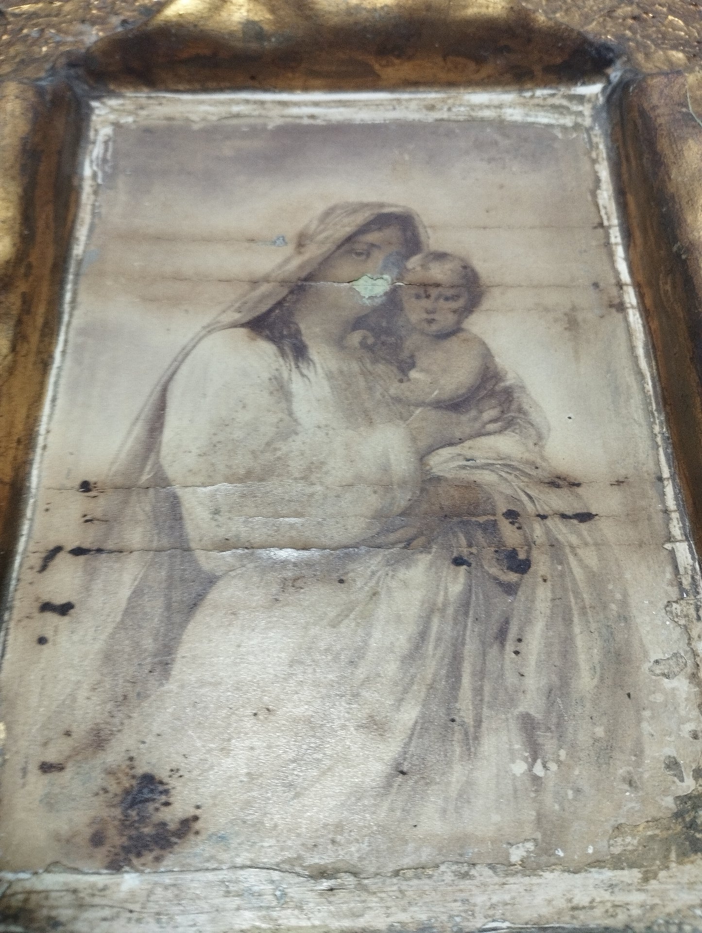 Madonna Con Bambino Antico Quadro
In legno e stucco
Dimensioni 27 x 21 cm circa