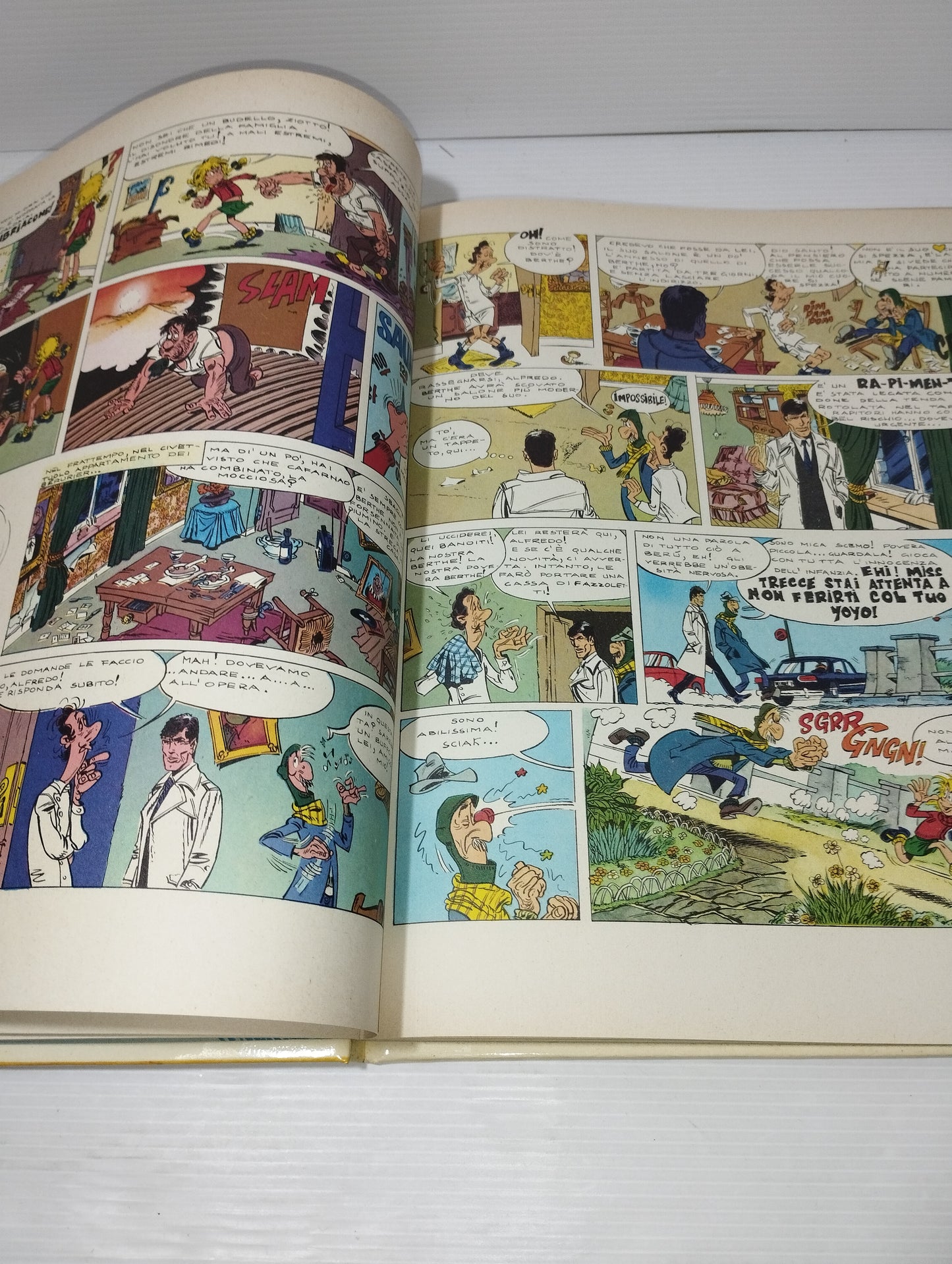 Olé! Sanantonio Libro A Fumetti Edito nel 1973 da Arnoldo Mondadori Editore
Prima Edizione