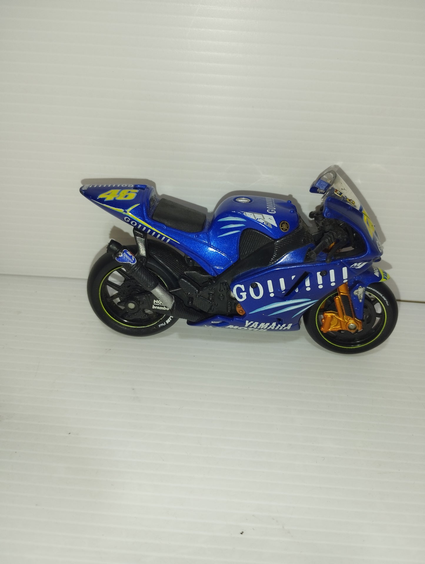 Modellino Yamaha
Valentino Rossi
Serie 46
Scala 1:24