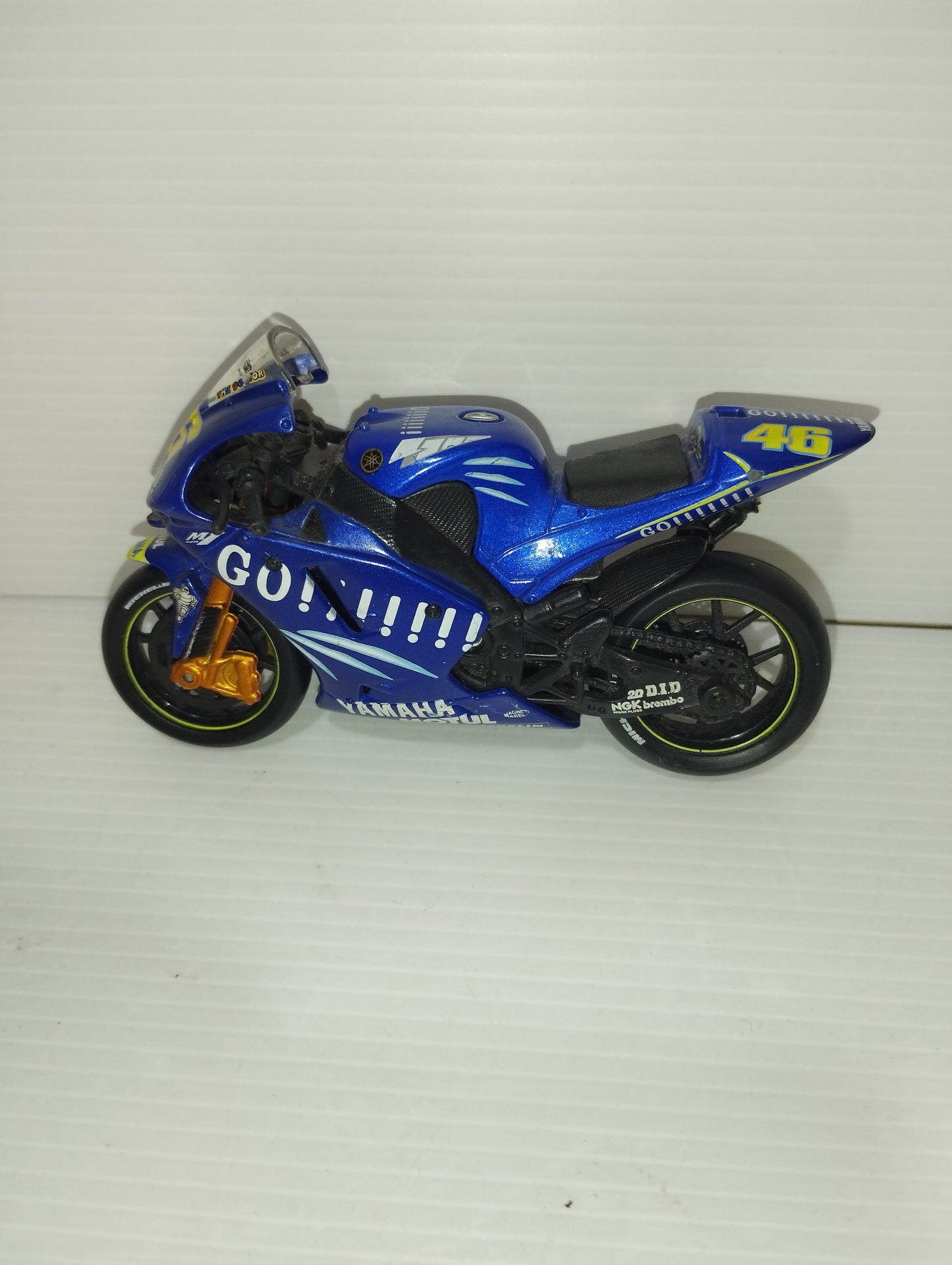 Modellino Yamaha
Valentino Rossi
Serie 46
Scala 1:24