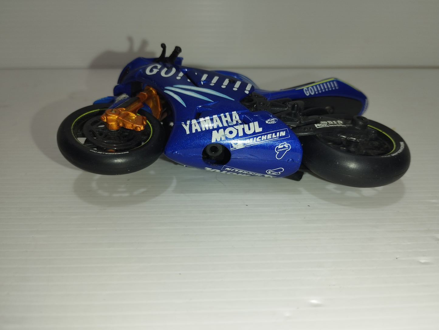 Modellino Yamaha
Valentino Rossi
Serie 46
Scala 1:24