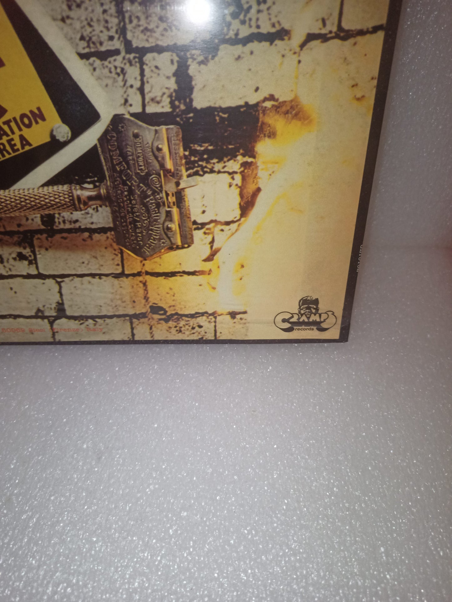 Caution Radiation Area LP 33 Giri
Edito da Get Back Cod.Get 5102