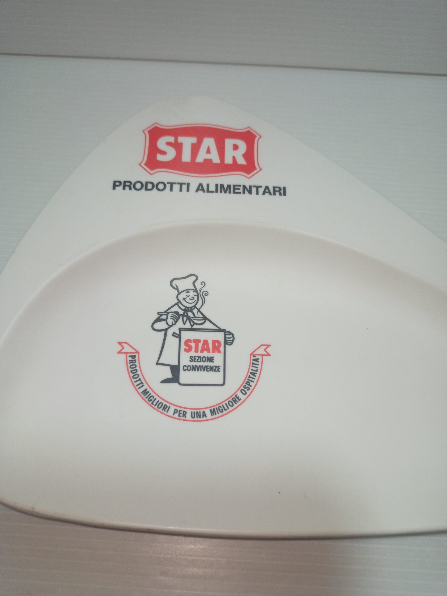 Rendiresto  Star Prodotti Alimentari
In melamina, prodotto da Mebel.
Made in Italy