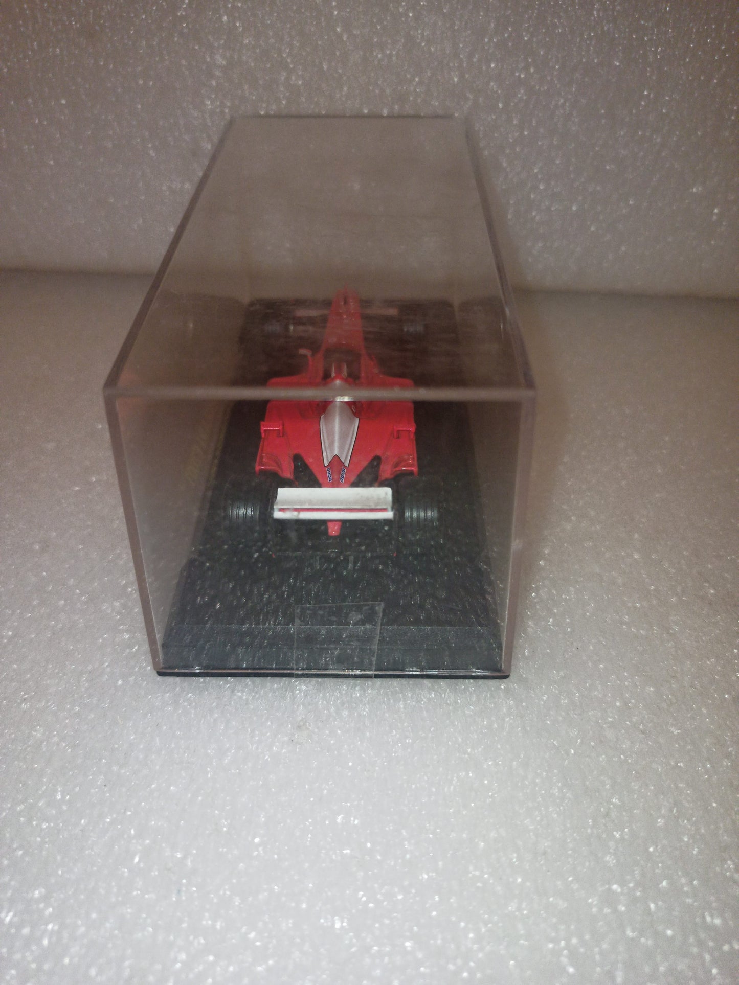 Ferrari F2001 Schumacher

Scala 1:43