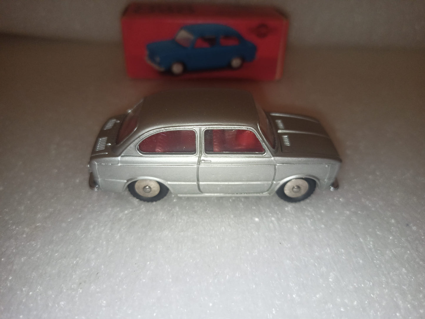 Fiat 850 Mercury
Art.n.38
Scala 1:43
Made in Italy
Anni 60