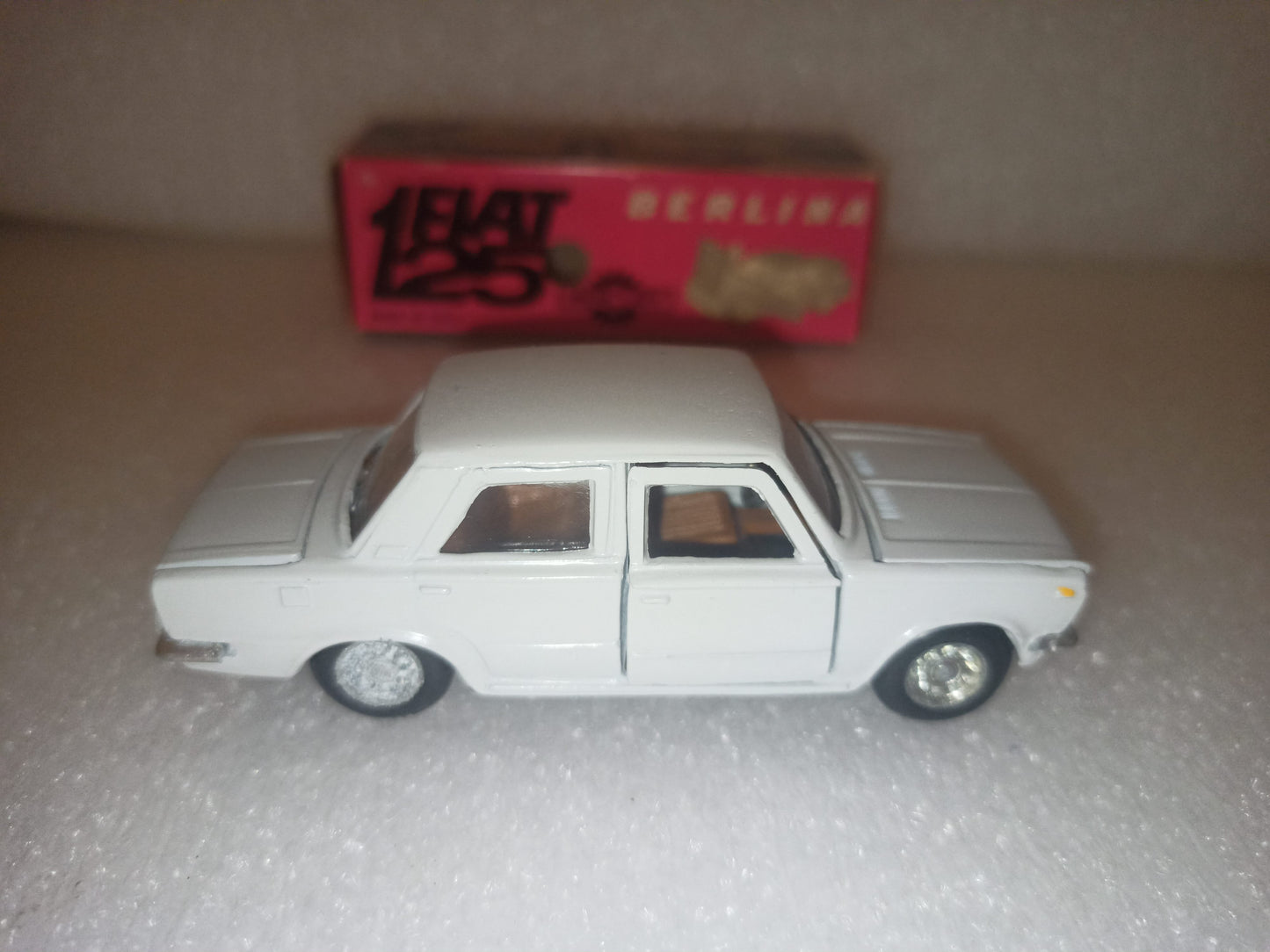 Fiat 125 Berlina Mercury
Art.n.25
Scala 1:43
Made in Italy
Anni 60