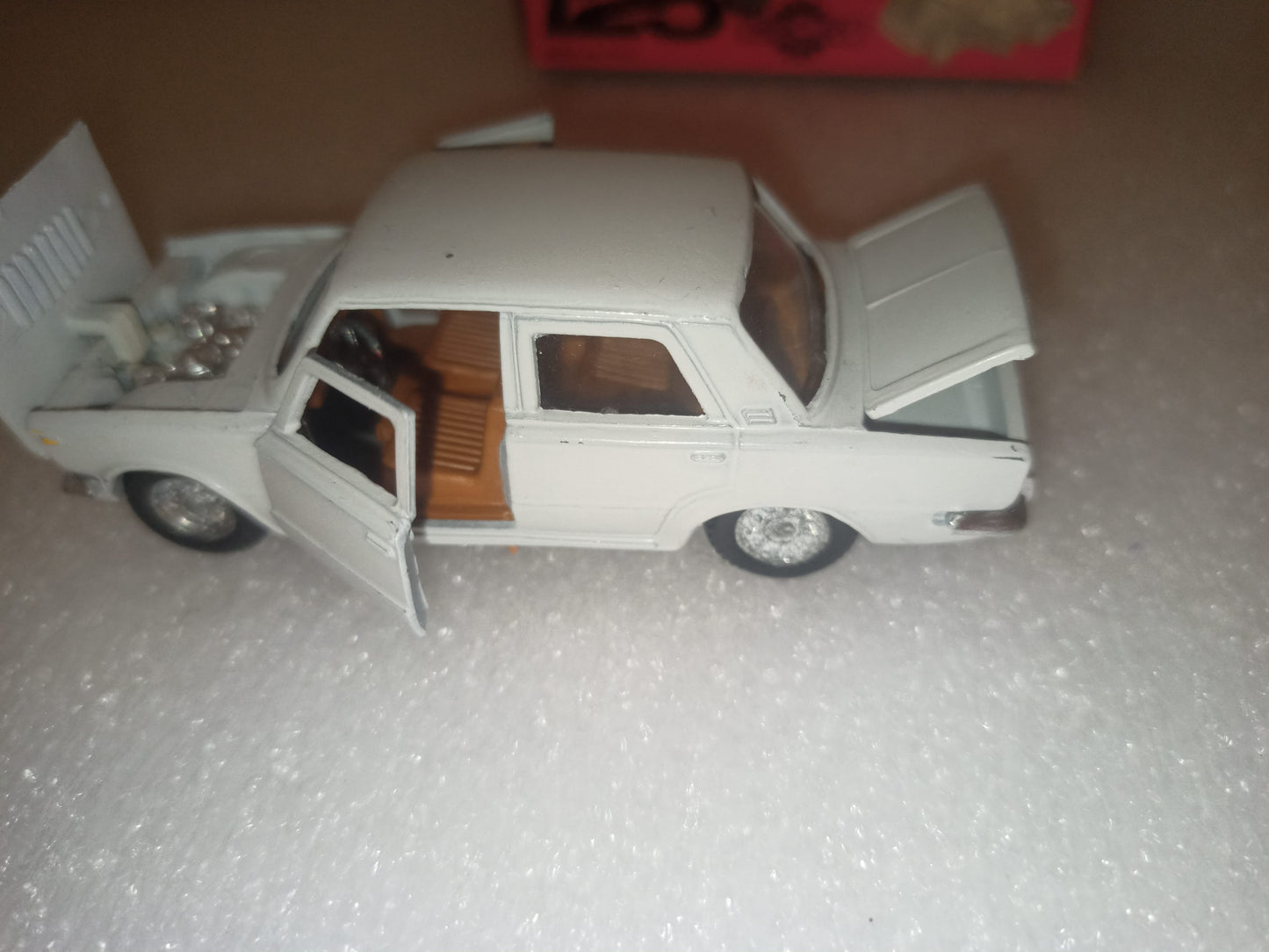 Fiat 125 Berlina Mercury
Art.n.25
Scala 1:43
Made in Italy
Anni 60