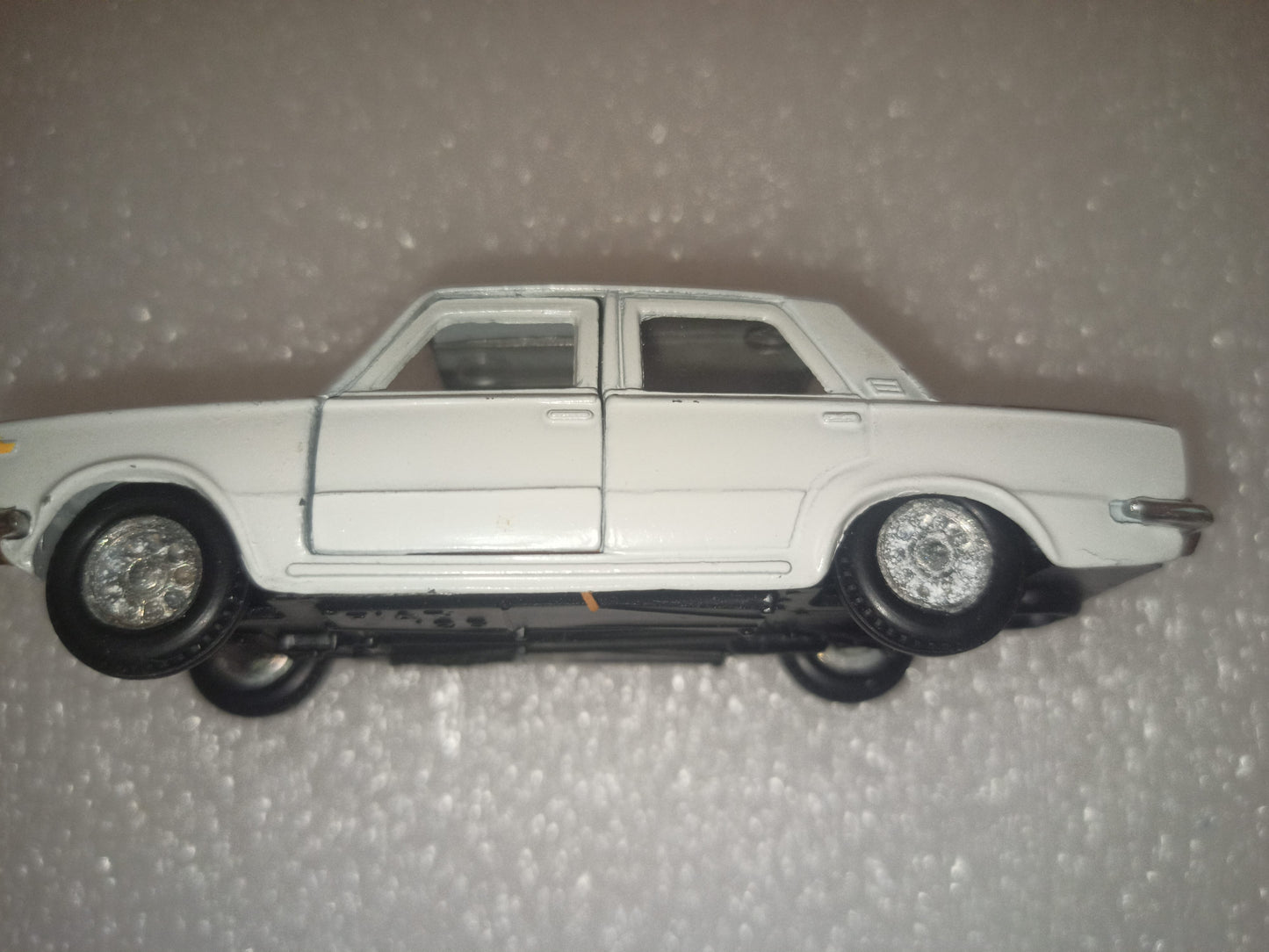 Fiat 125 Berlina Mercury
Art.n.25
Scala 1:43
Made in Italy
Anni 60