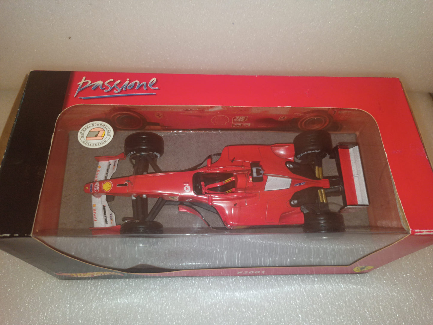 Ferrari F2001 Schumacher Hot Wheels
Scala  1:24