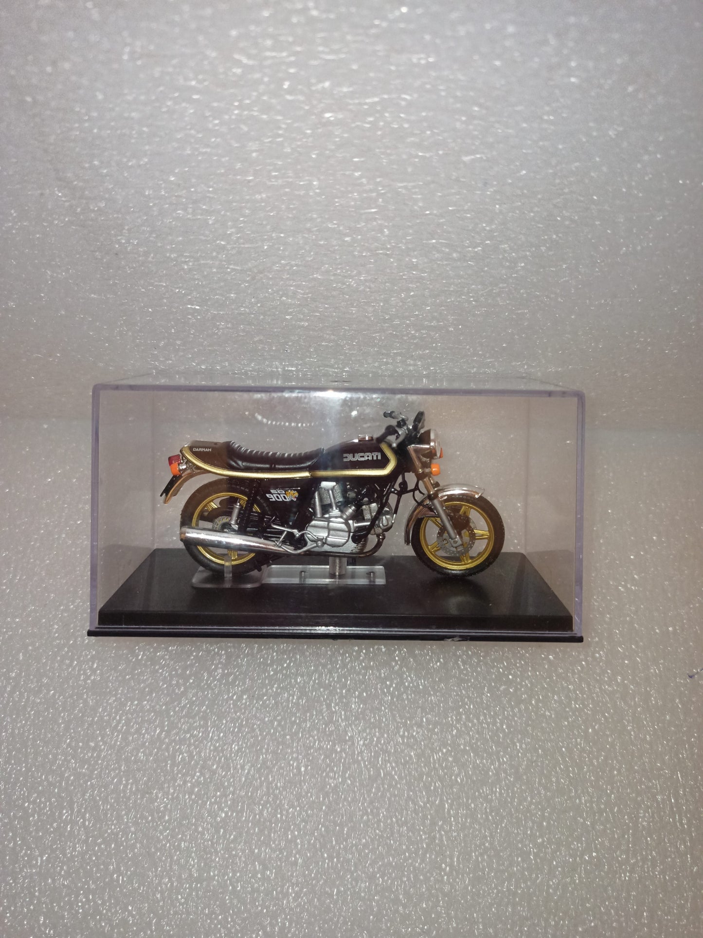 Ducati 900SD Darmah 1979
Scala 1:24