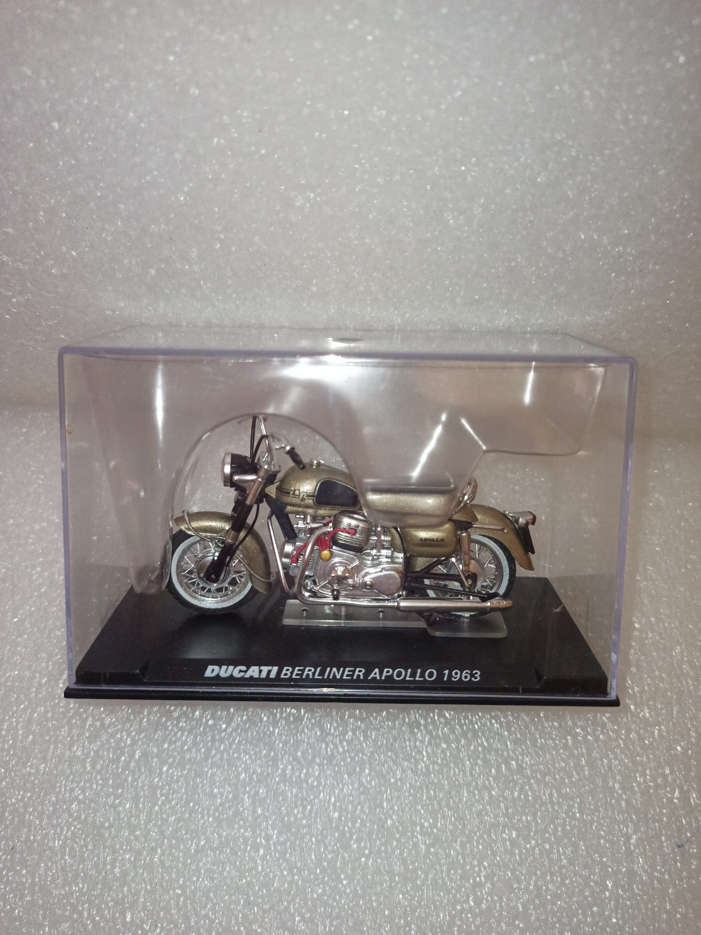 Ducati Berliner Apollo 1963
Scala 1:24