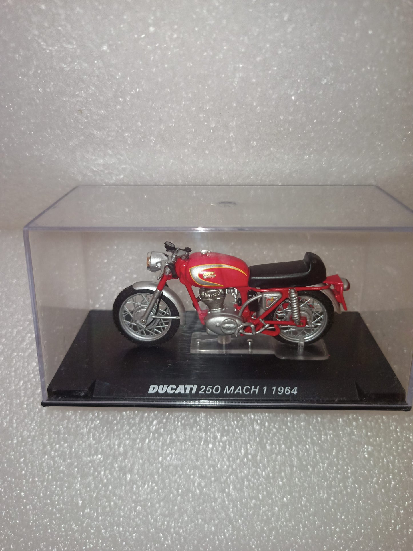 Ducati 250 Mach 1 1964
Scala 1:24