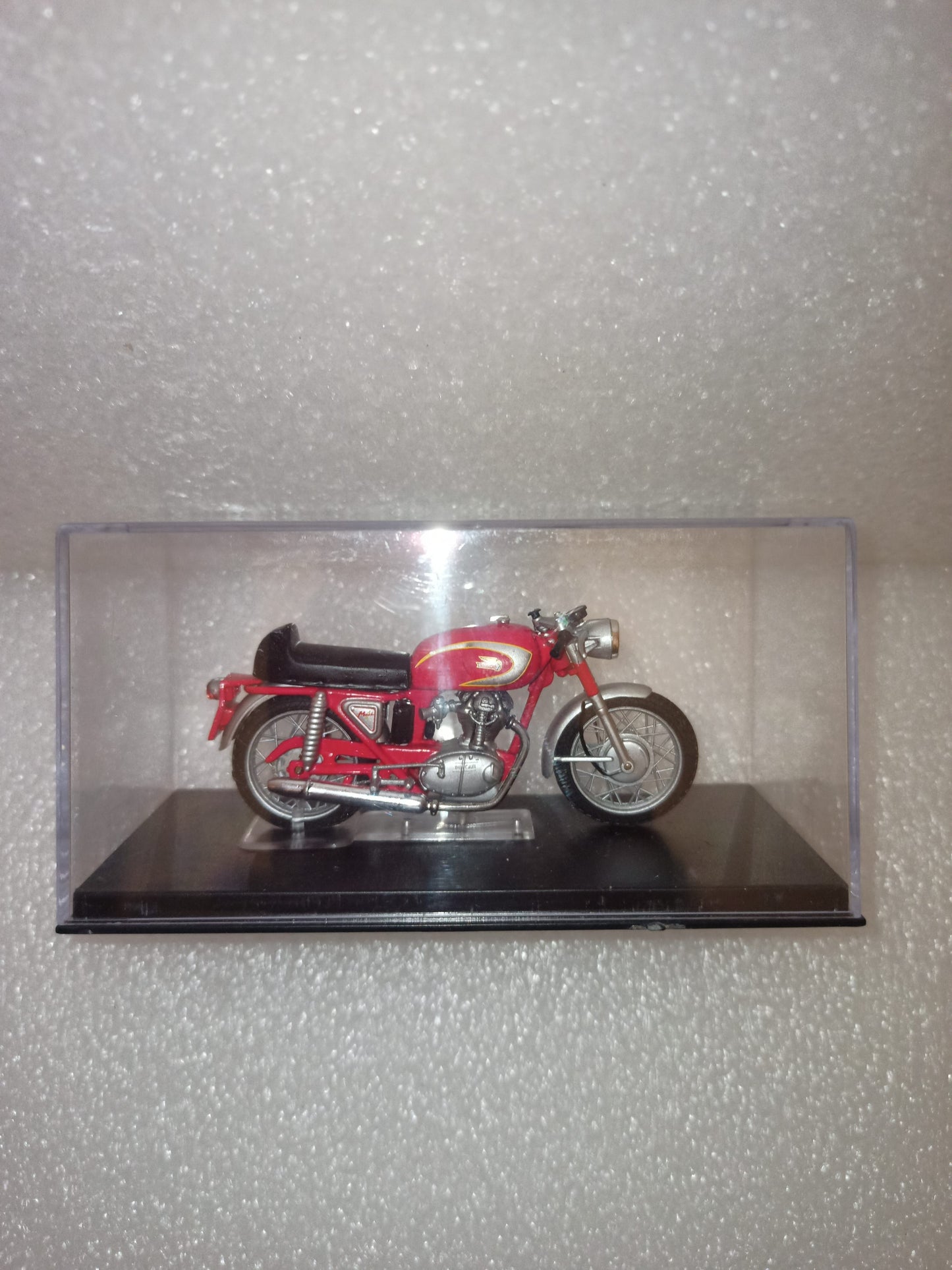 Ducati 250 Mach 1 1964
Scala 1:24