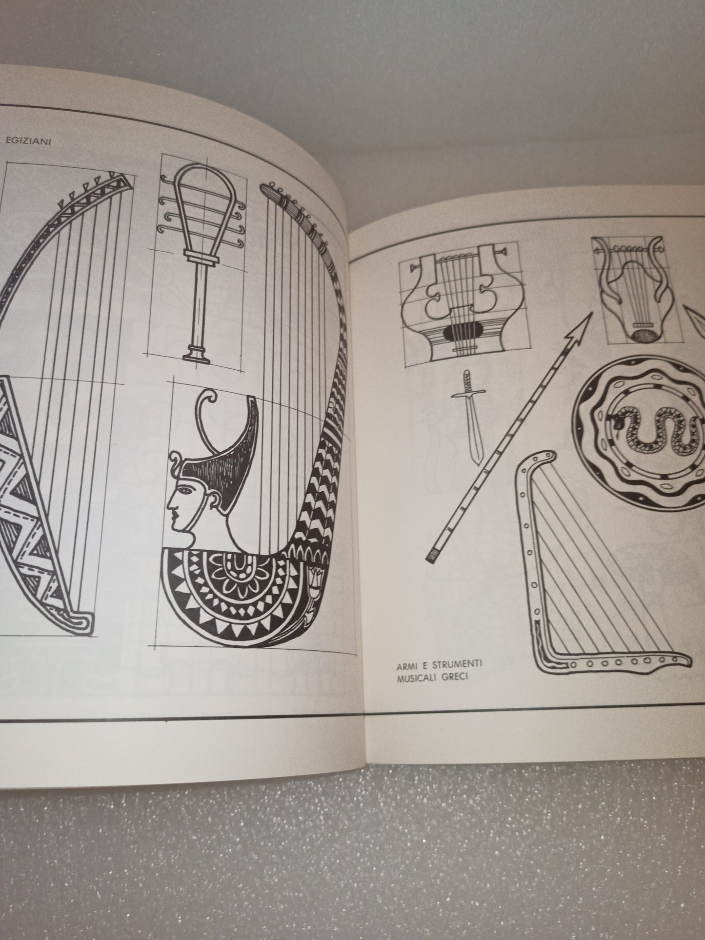 Disegno E Lavoro Restituito Ciglia
Volume Uno
Edito nel 1961 da Fabbri Editori