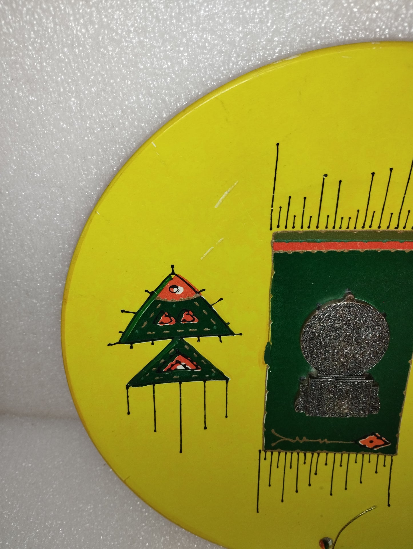 Piatto in ceramica decorato

Diametro 27 cm circa