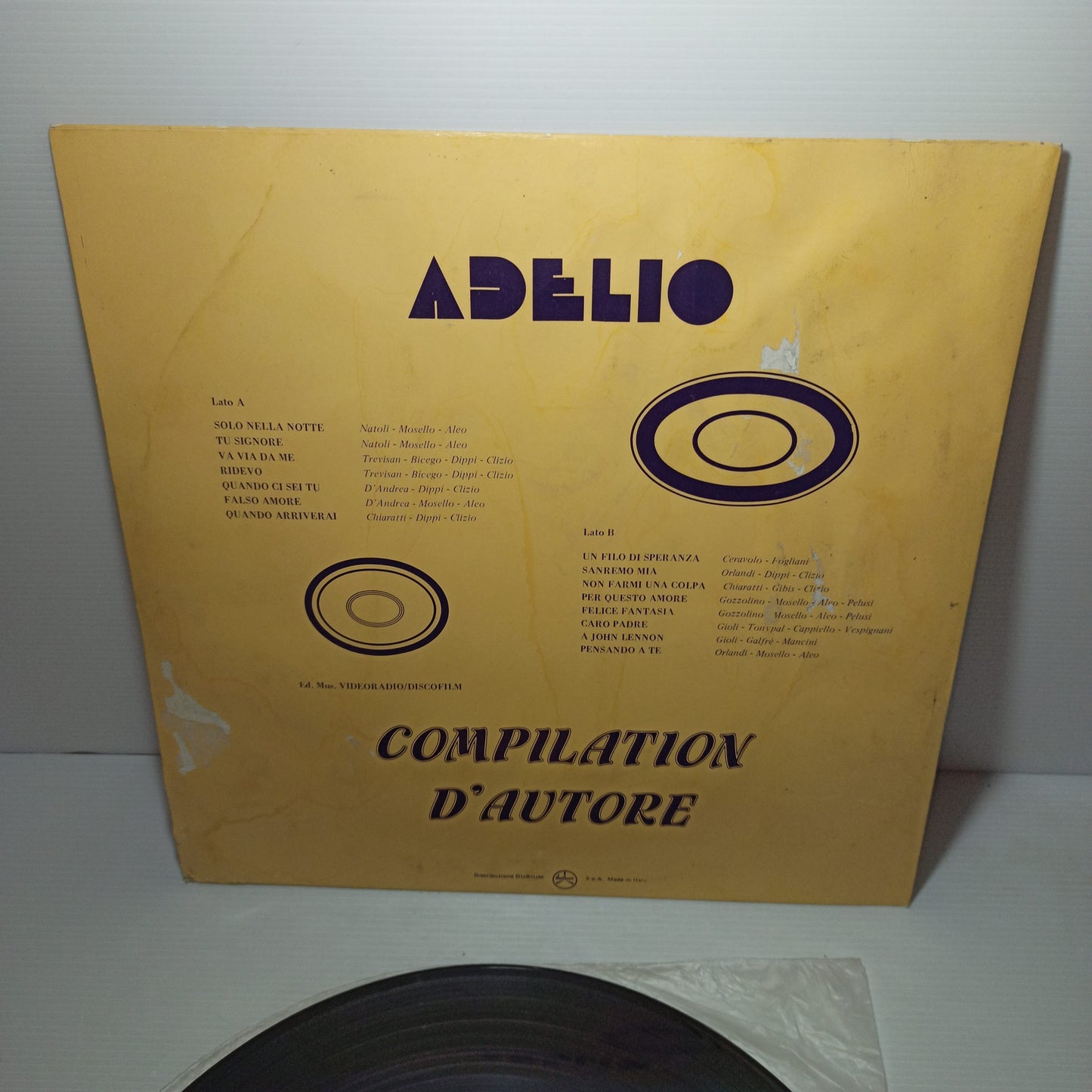 Compilation D'Autore Adelio LP 33 Giri 

Edito negli anni 80 da Disco In/ Durium Cod.LP 5445

Genere: Electronic,Pop