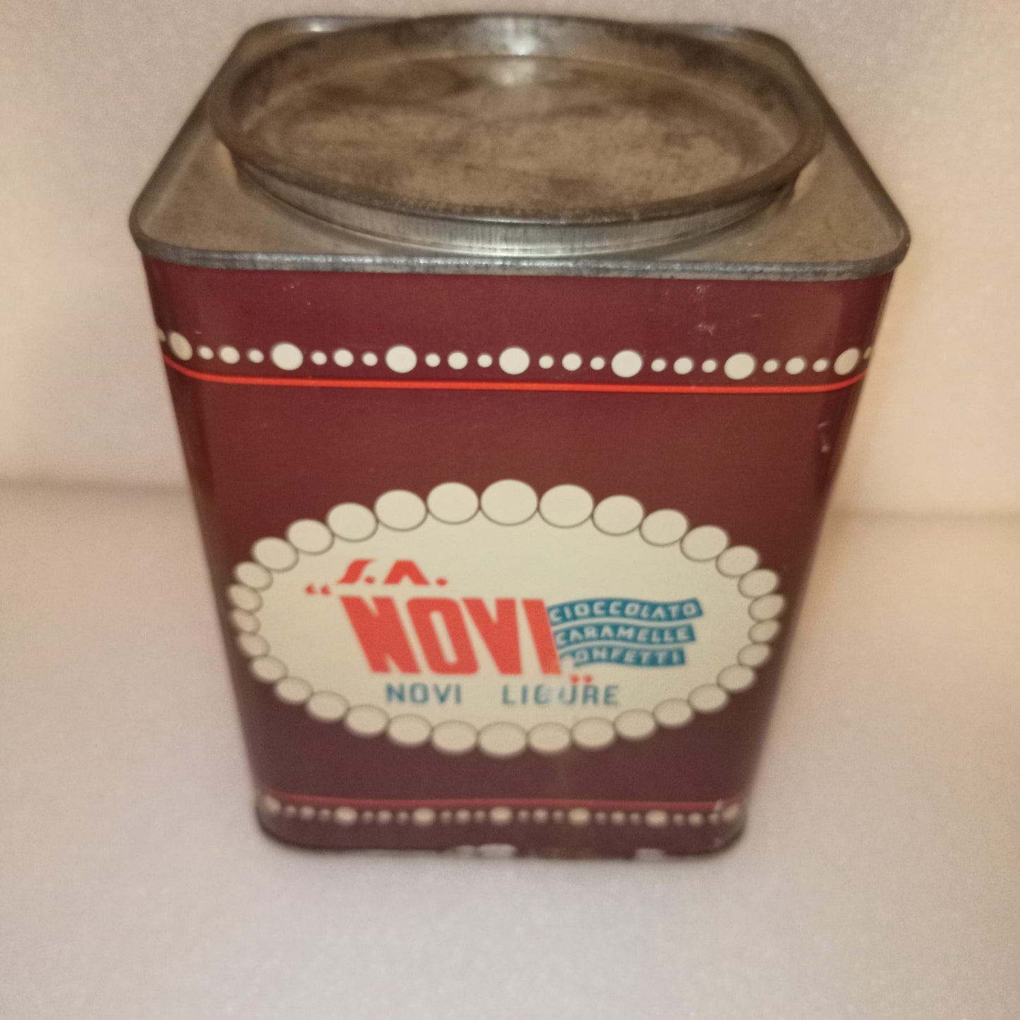 S.A.Novi Scatola In Latta Vintage
Misure 19 x 15 x 15
Pagani -Lecco