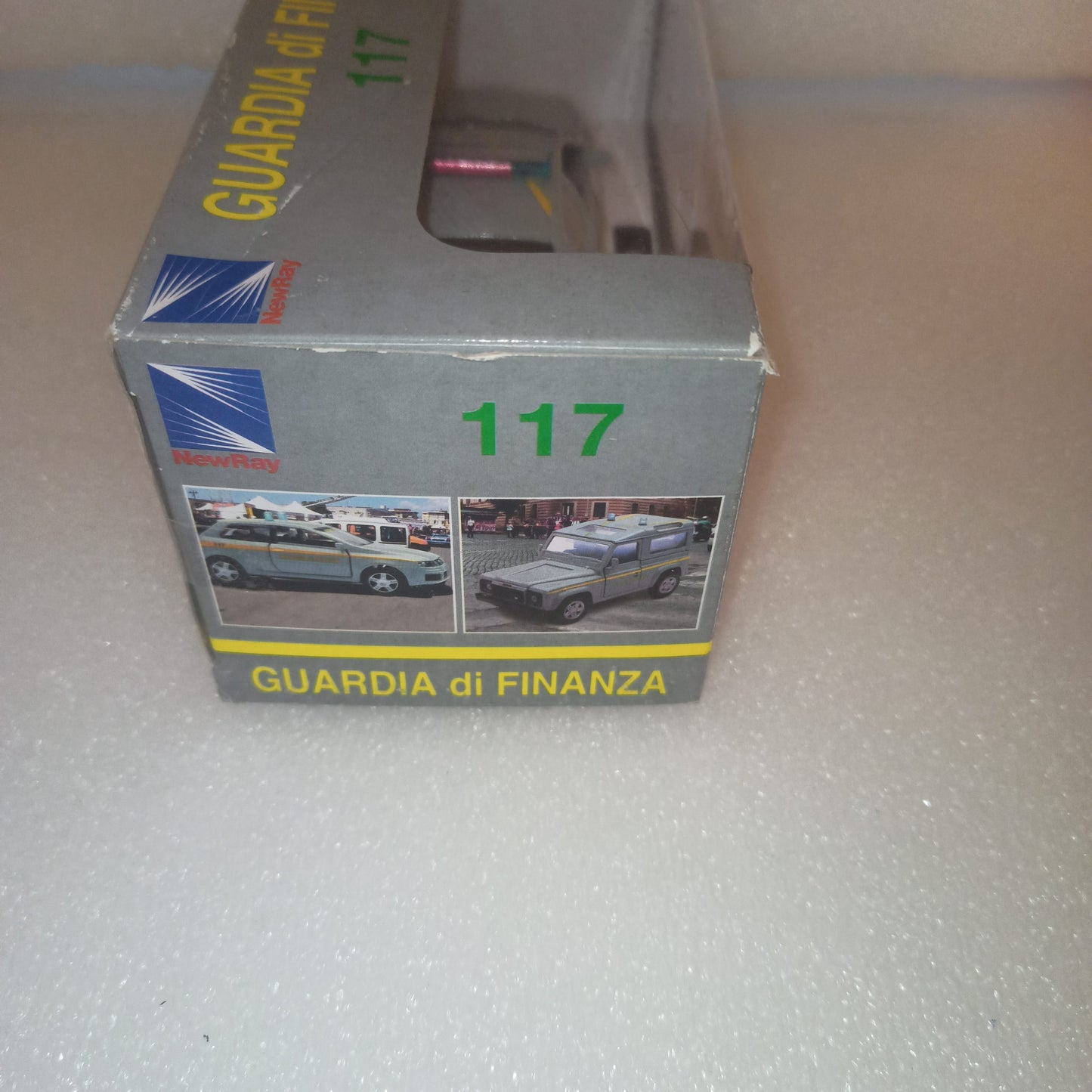 Alfa Romeo 156 Guardia Di Finanza 117
New Ray
Scala  1:32