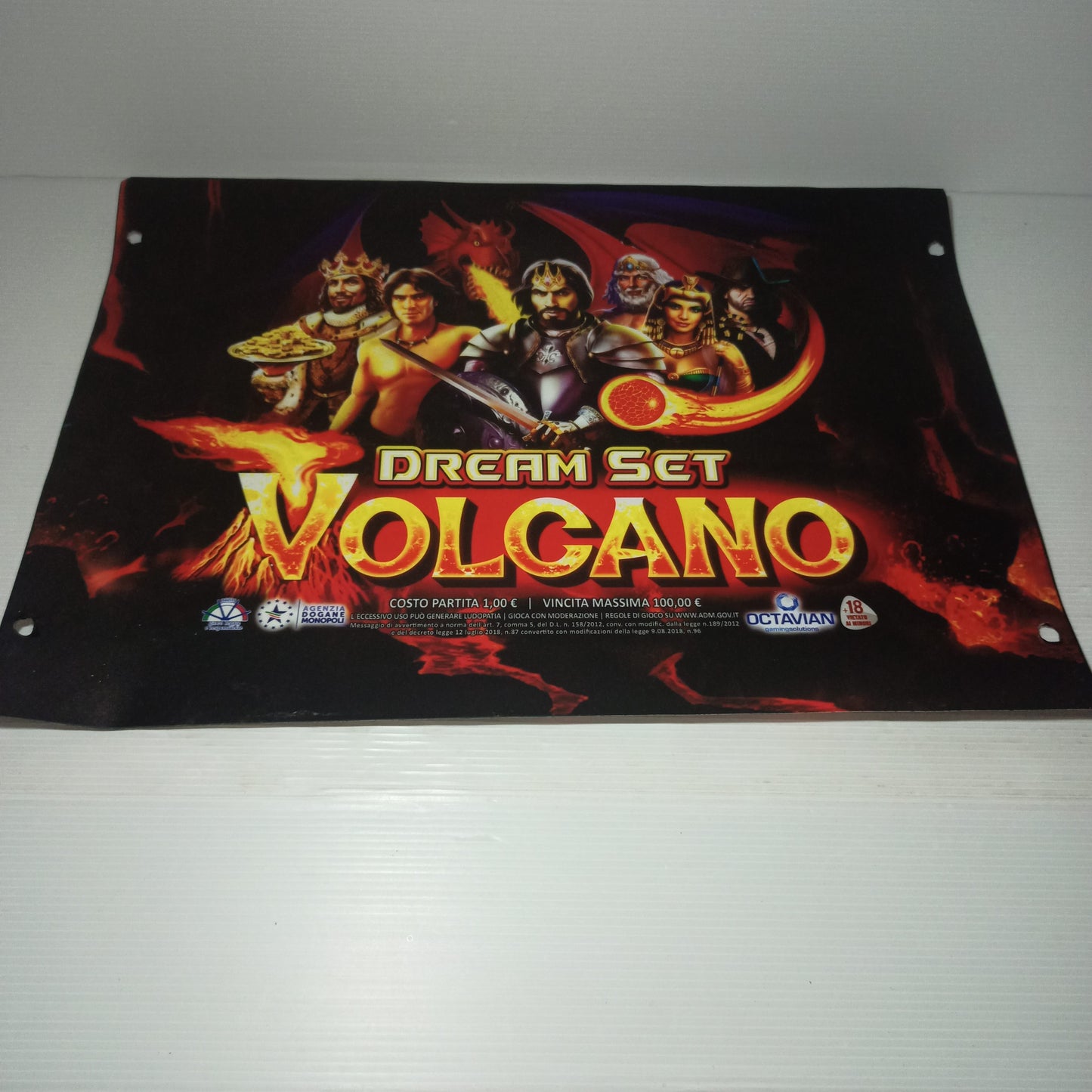 Dreams Set Volcano Sfondo Slot Machine Originale
In plastica flessibile
Misure 44 x 31 cm circa