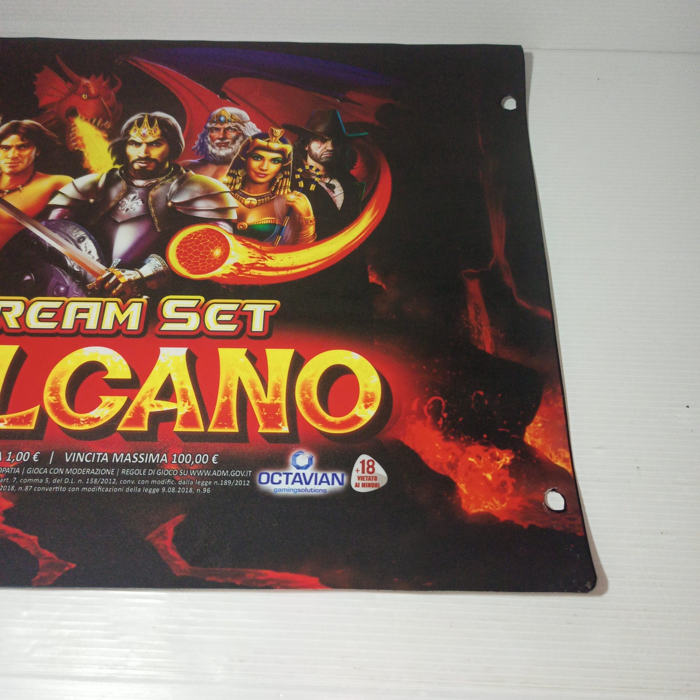 Dreams Set Volcano Sfondo Slot Machine Originale
In plastica flessibile
Misure 44 x 31 cm circa