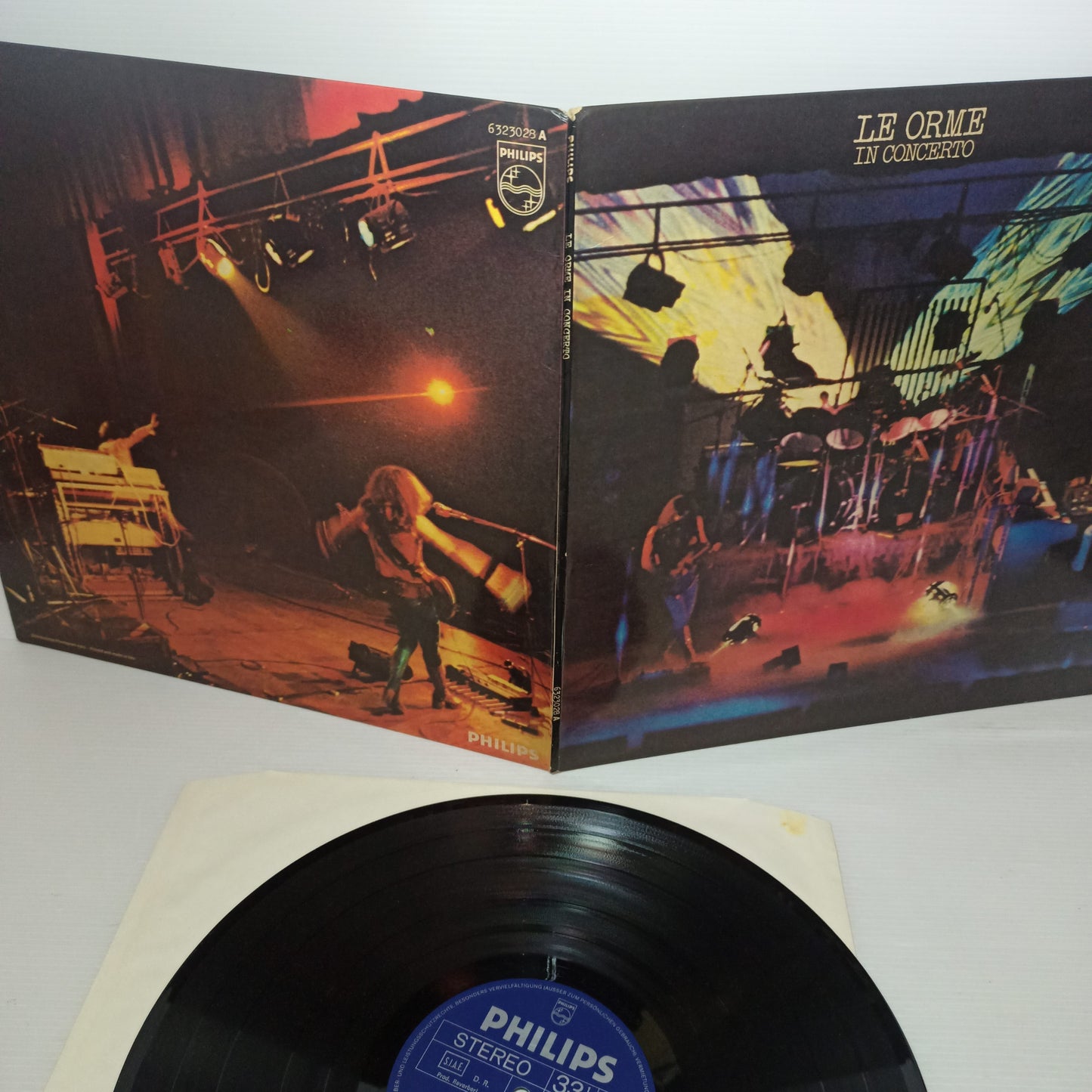 Le Orme In Concerto LP 33 Giri

Edito nel 1974 da Philips Cod.6323029A
