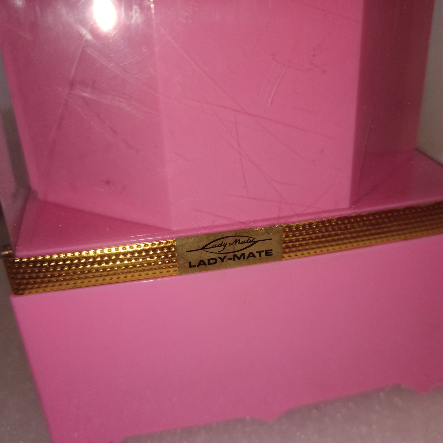 Carillon Lady-Mate
Made in  Japan
In plastica con specchi.