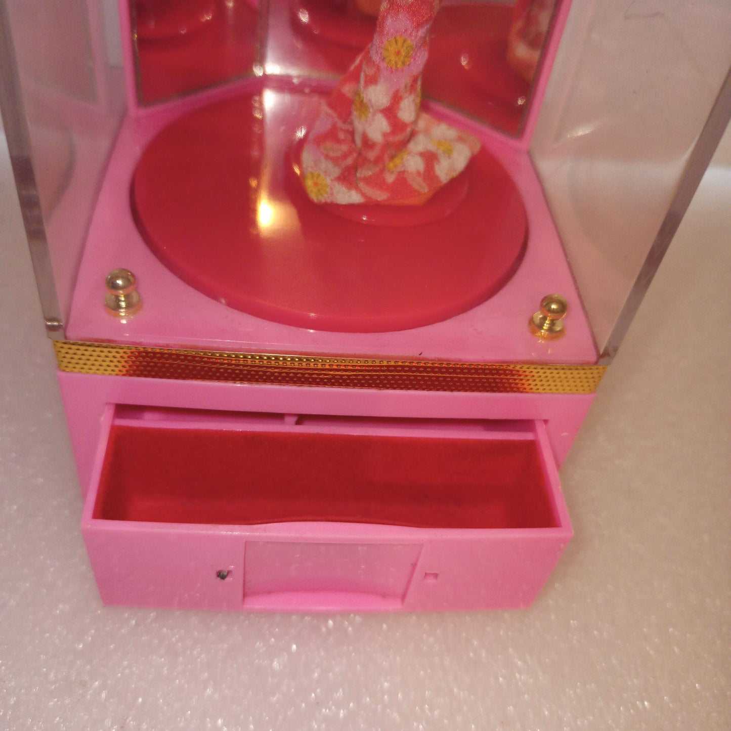 Carillon Lady-Mate
Made in  Japan
In plastica con specchi.