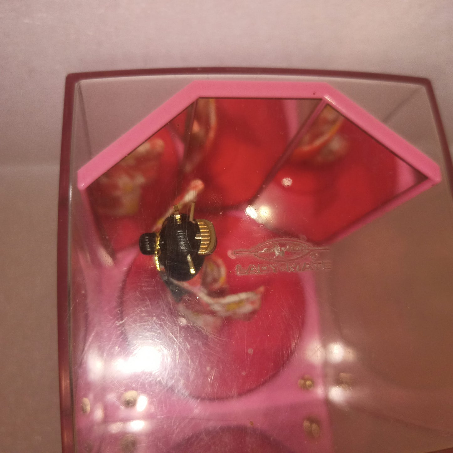 Carillon Lady-Mate
Made in  Japan
In plastica con specchi.