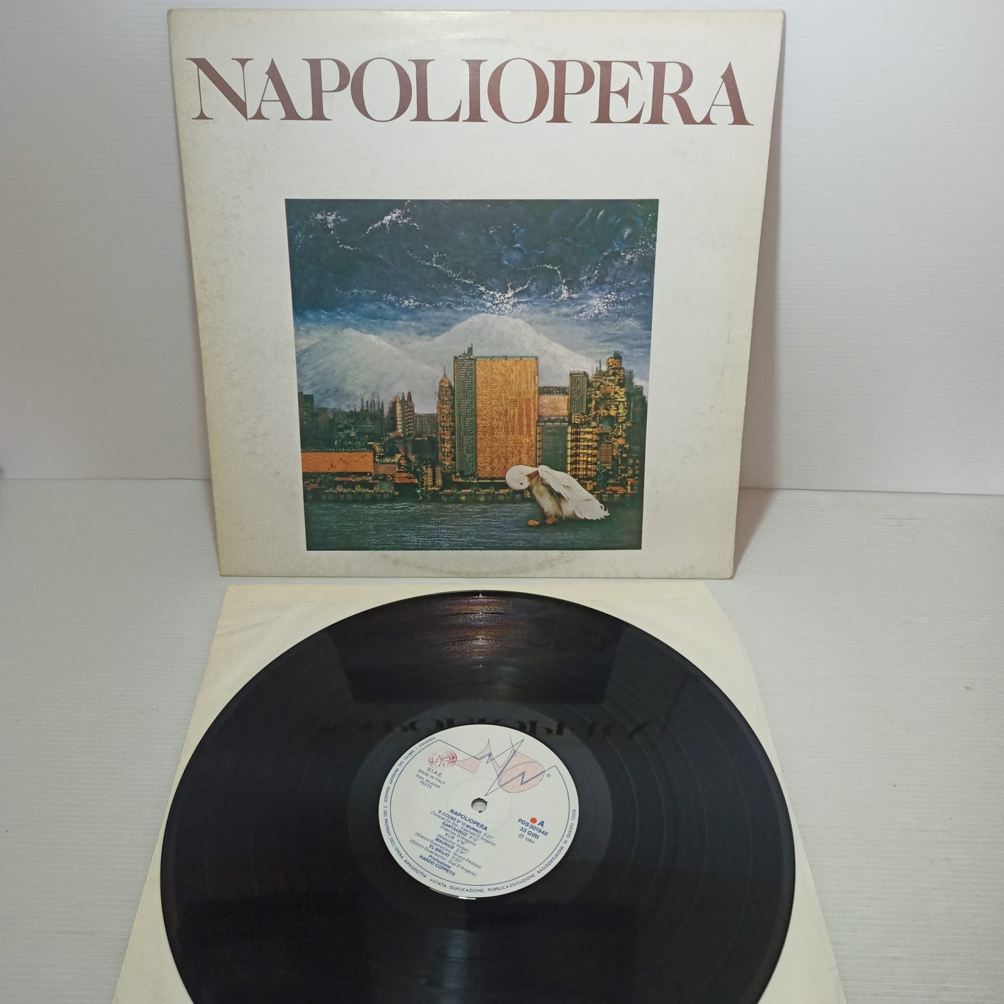 NapoliOpera Various LP 33 Giri
Edito nel 1984 da Pubblisud Cod.PDS 001948
Genere:Jazz ,rock