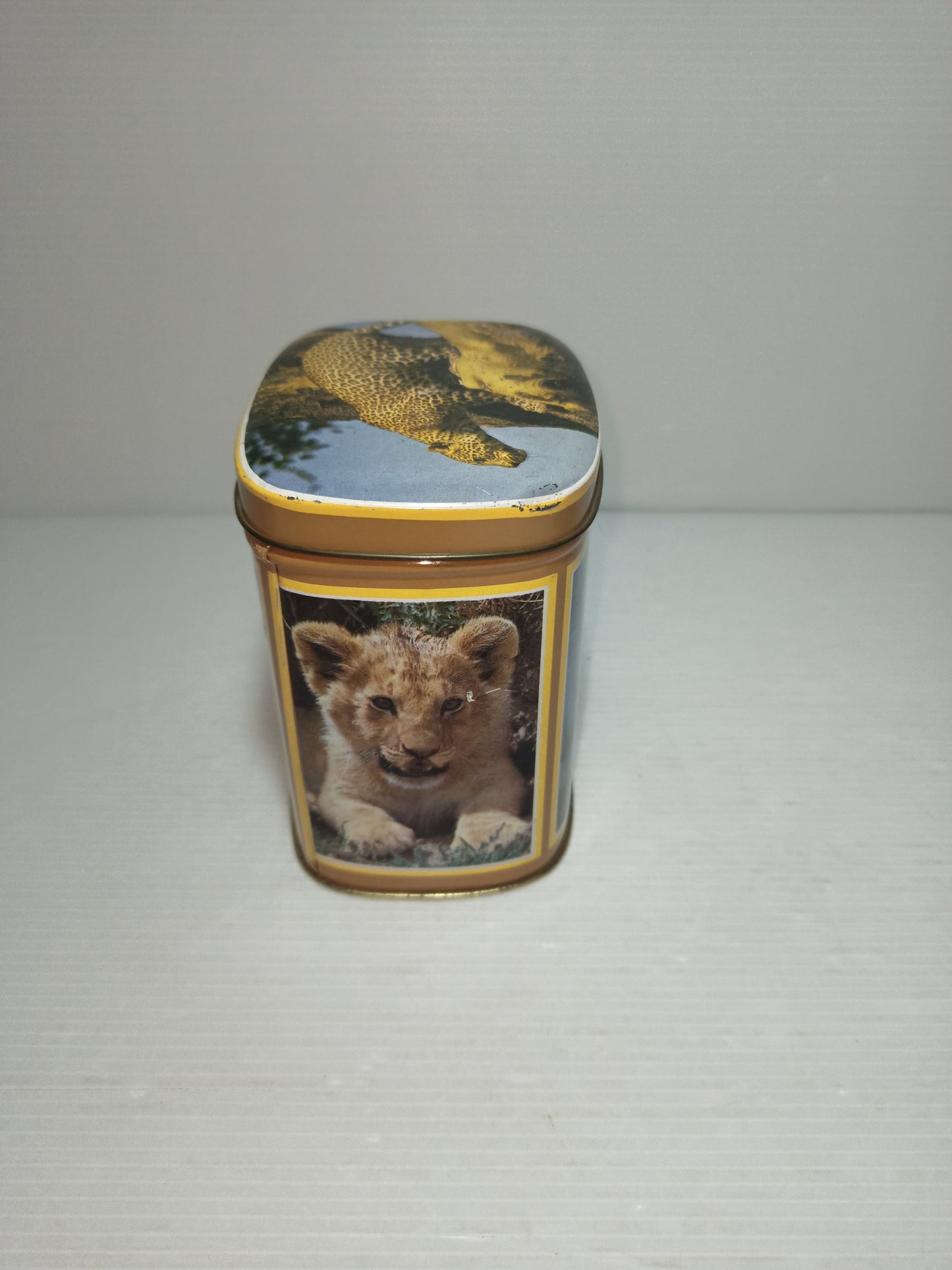 Scatola In Latta Vergani Vintage
Made in England