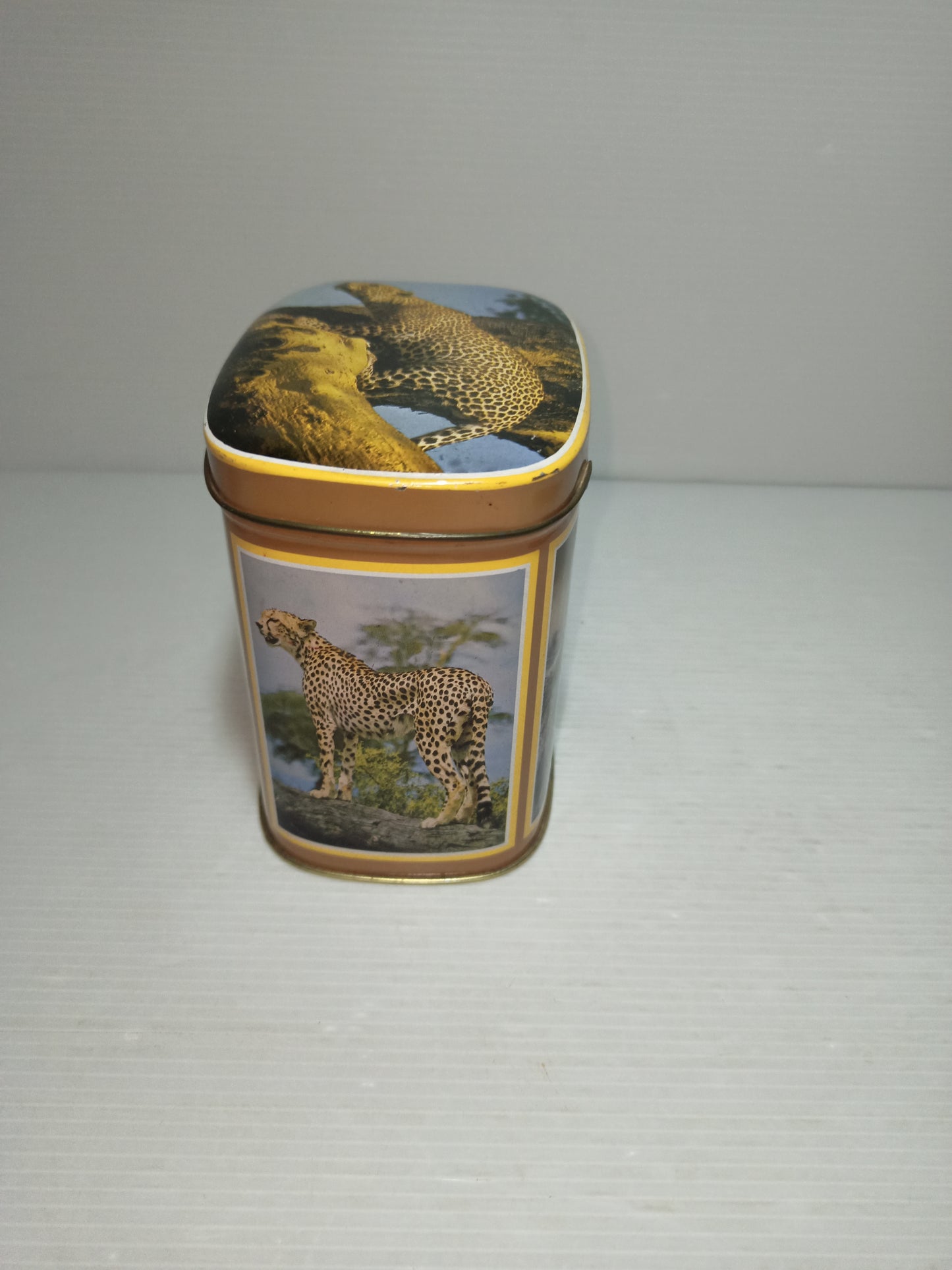 Scatola In Latta Vergani Vintage
Made in England