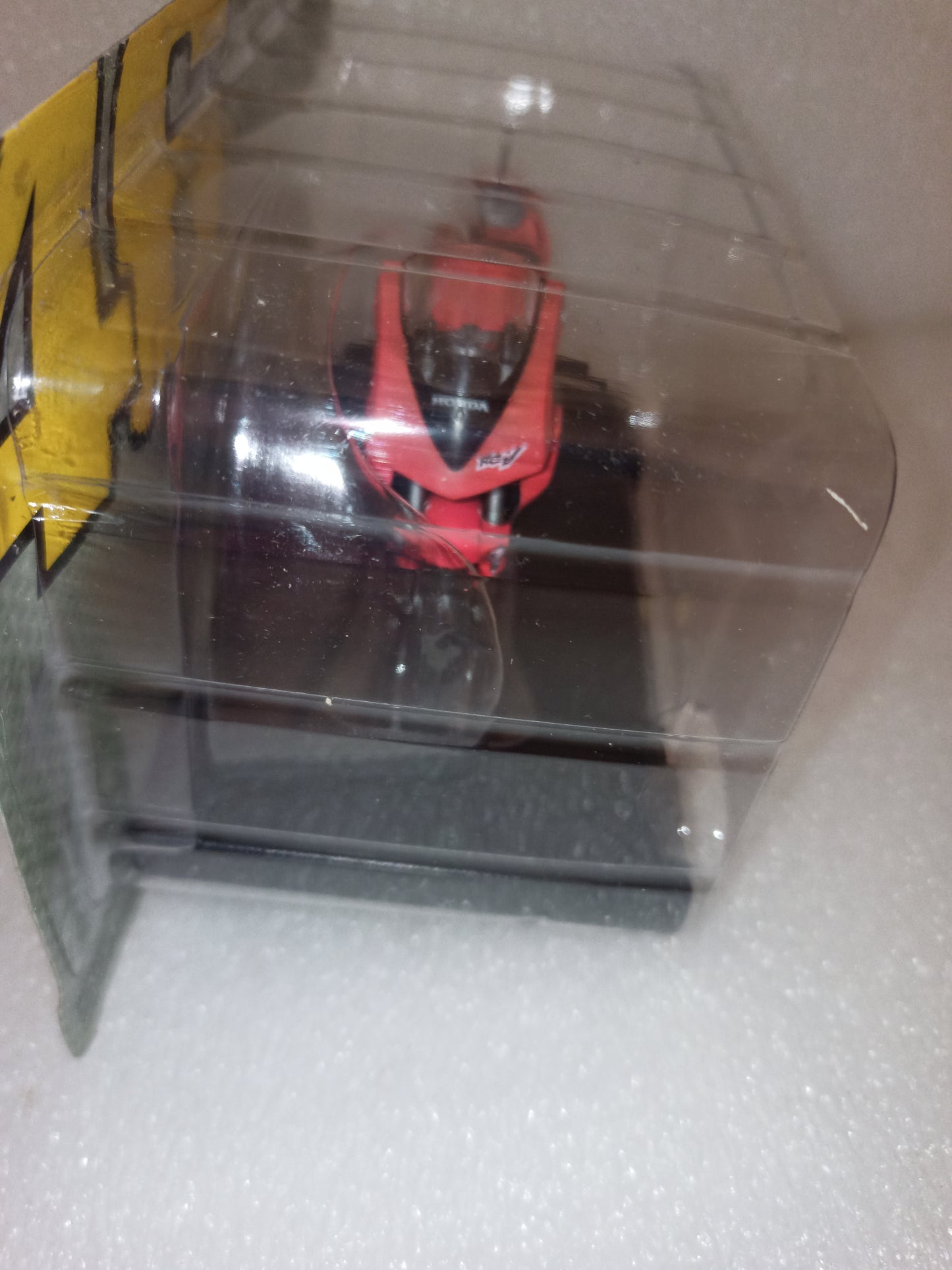 Honda RC211 V Valentino Rossi Summer  Test Suzuka 2001
Scala 1:18