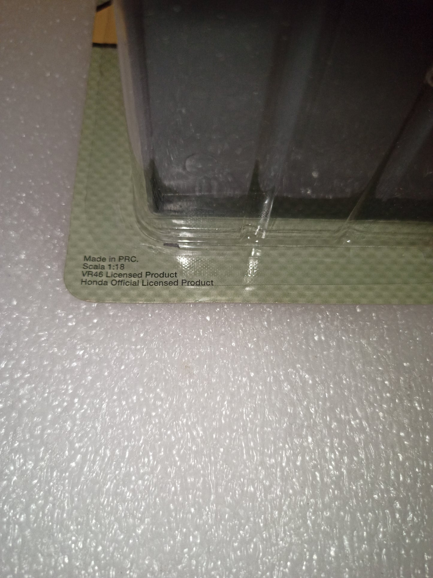 Honda RC211 V Valentino Rossi Summer  Test Suzuka 2001
Scala 1:18