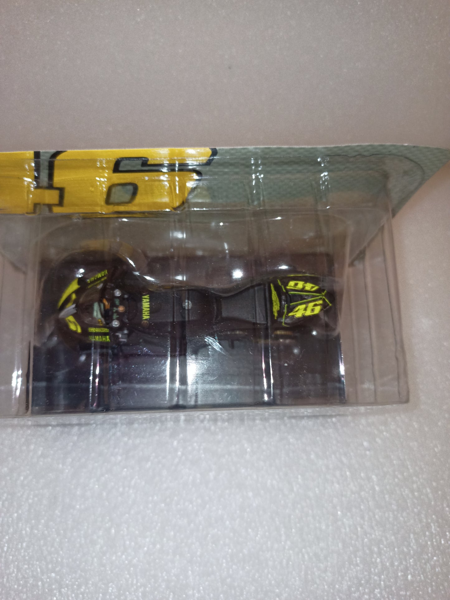 Yamaha YZR-M1 Excalibur Valentino Rossi Test Sepang 2007
Scala 1:18