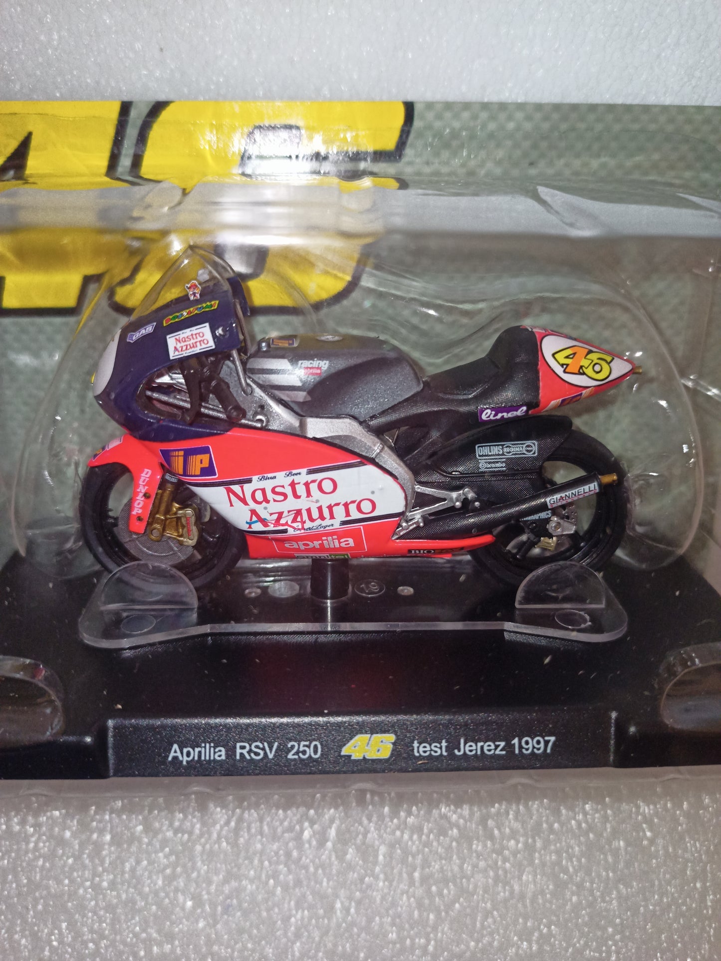 Aprilia RSV250 Valentino Rossi Test Jerez 1997
Scala 1:18