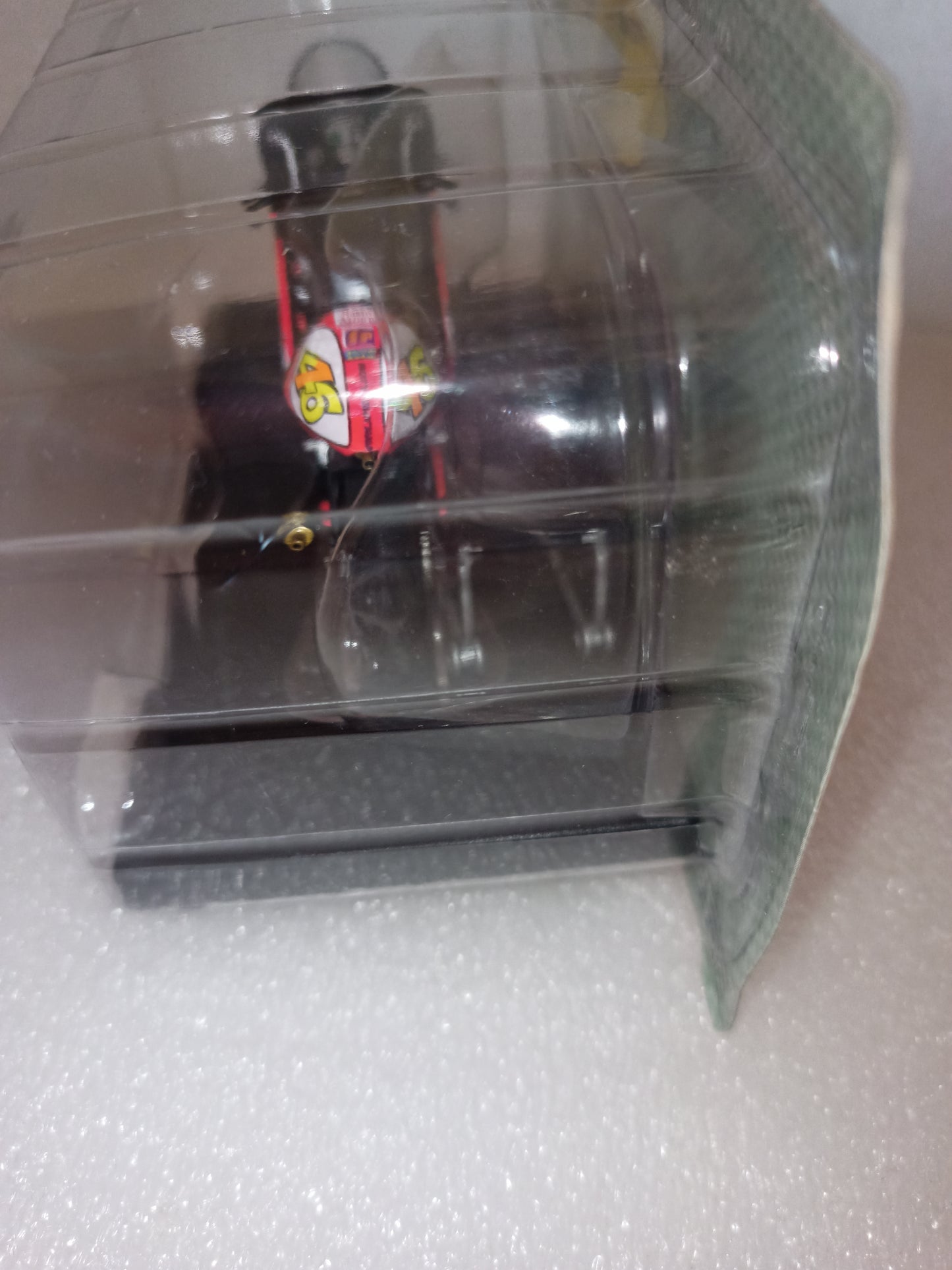 Aprilia RSV250 Valentino Rossi Test Jerez 1997
Scala 1:18