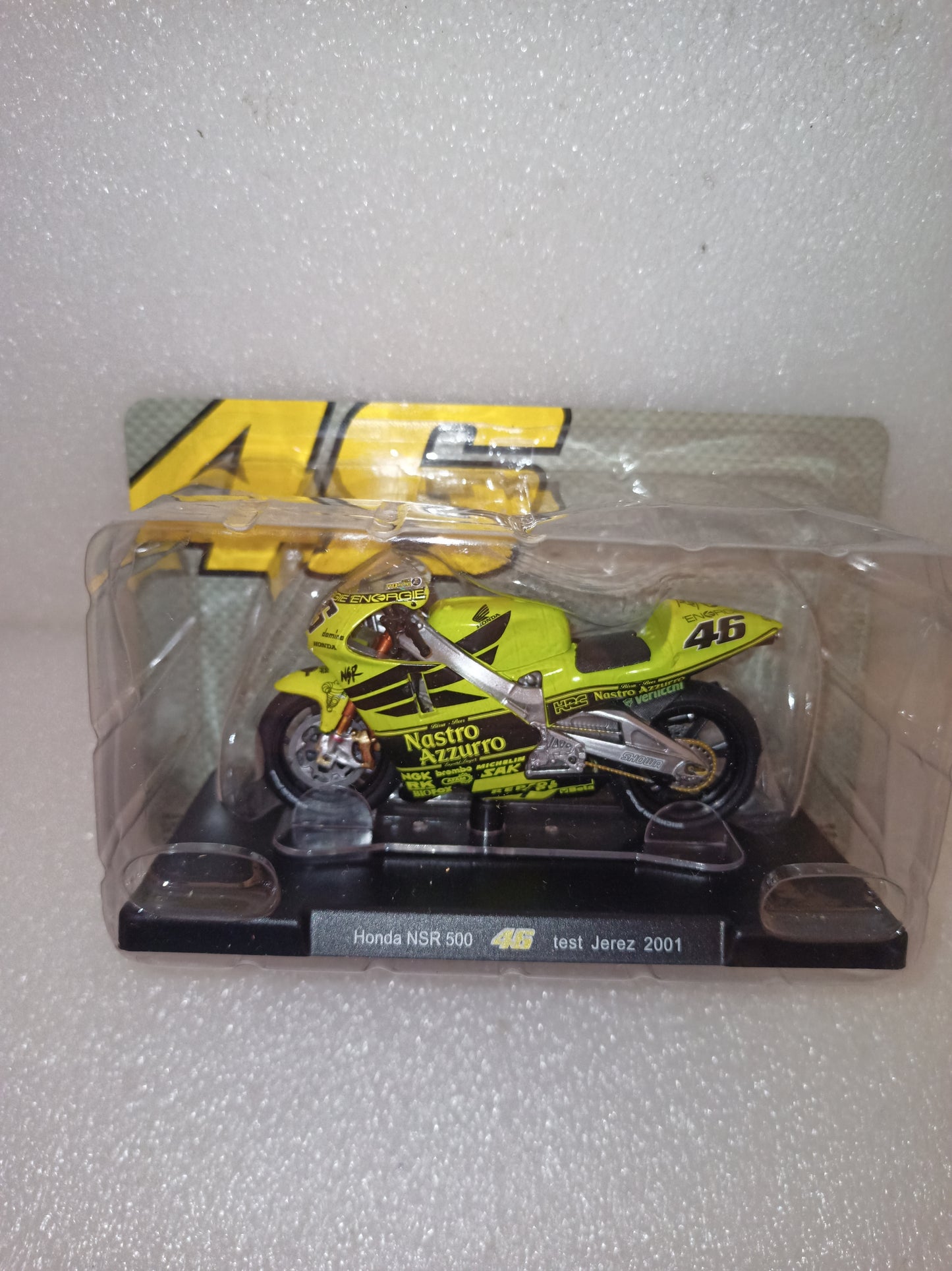 Honda NSR 500 Valentino Rossi
Test Jerez 2001
Scala 1:18