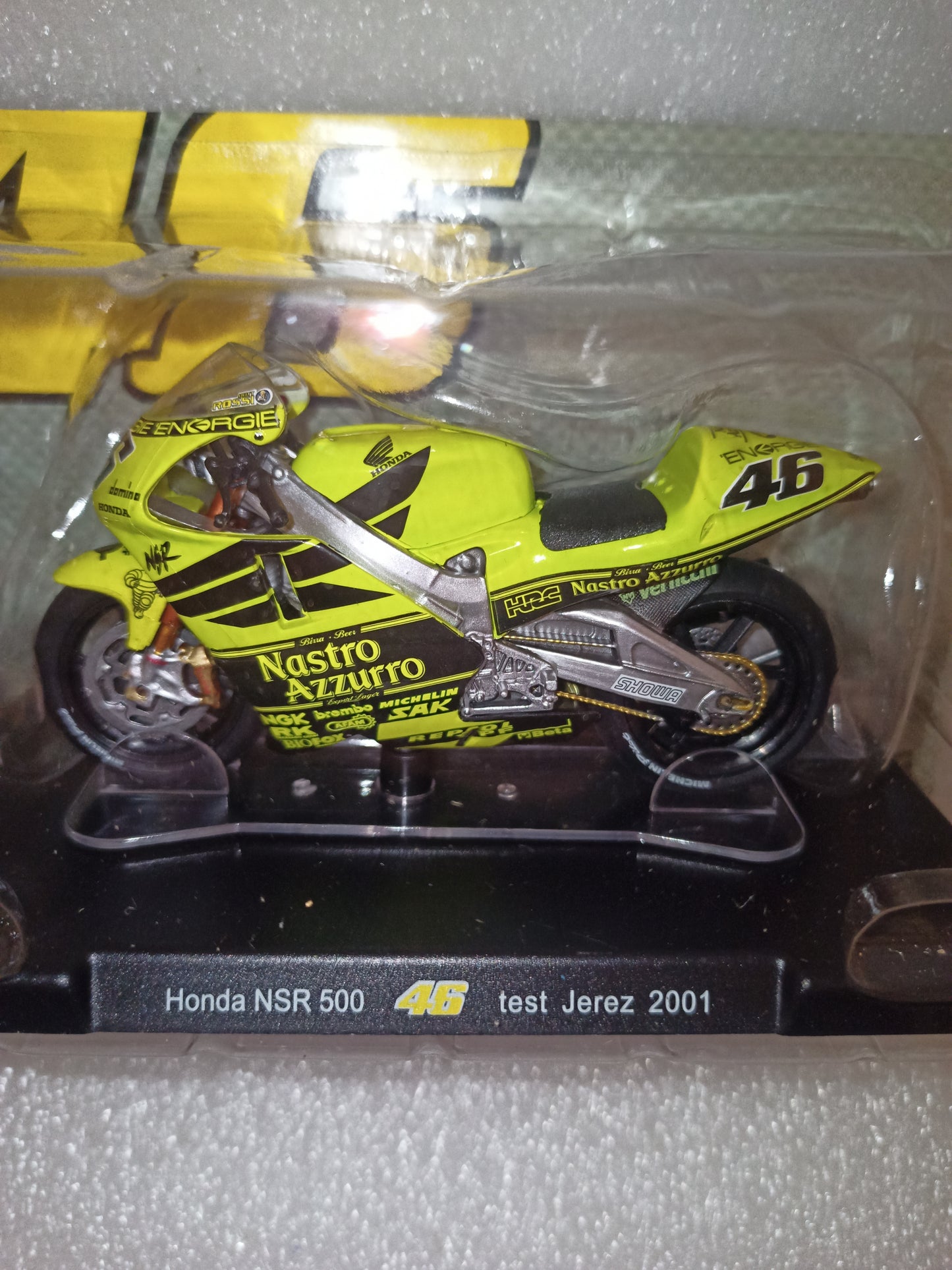Honda NSR 500 Valentino Rossi
Test Jerez 2001
Scala 1:18