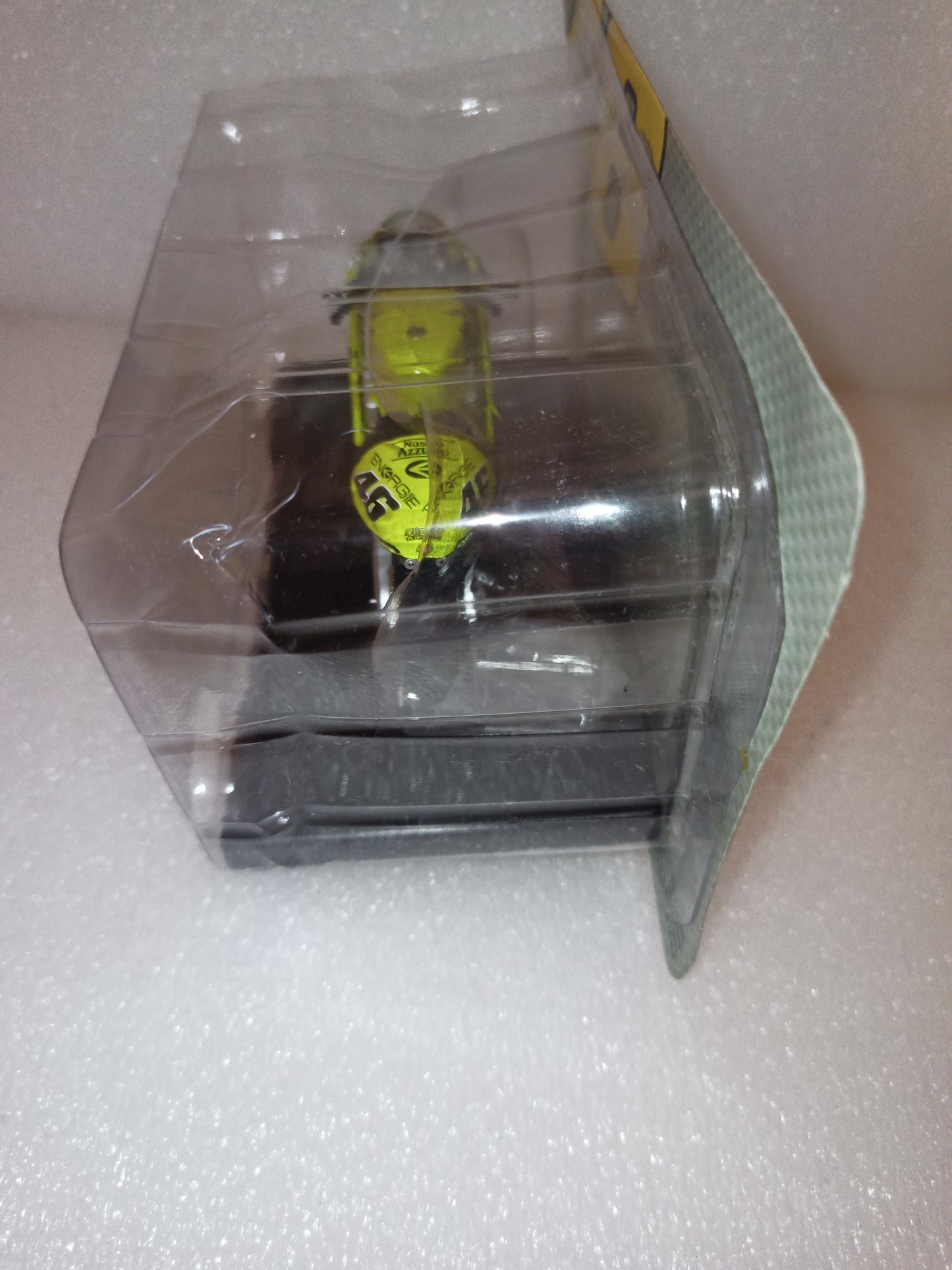 Honda NSR 500 Valentino Rossi
Test Jerez 2001
Scala 1:18